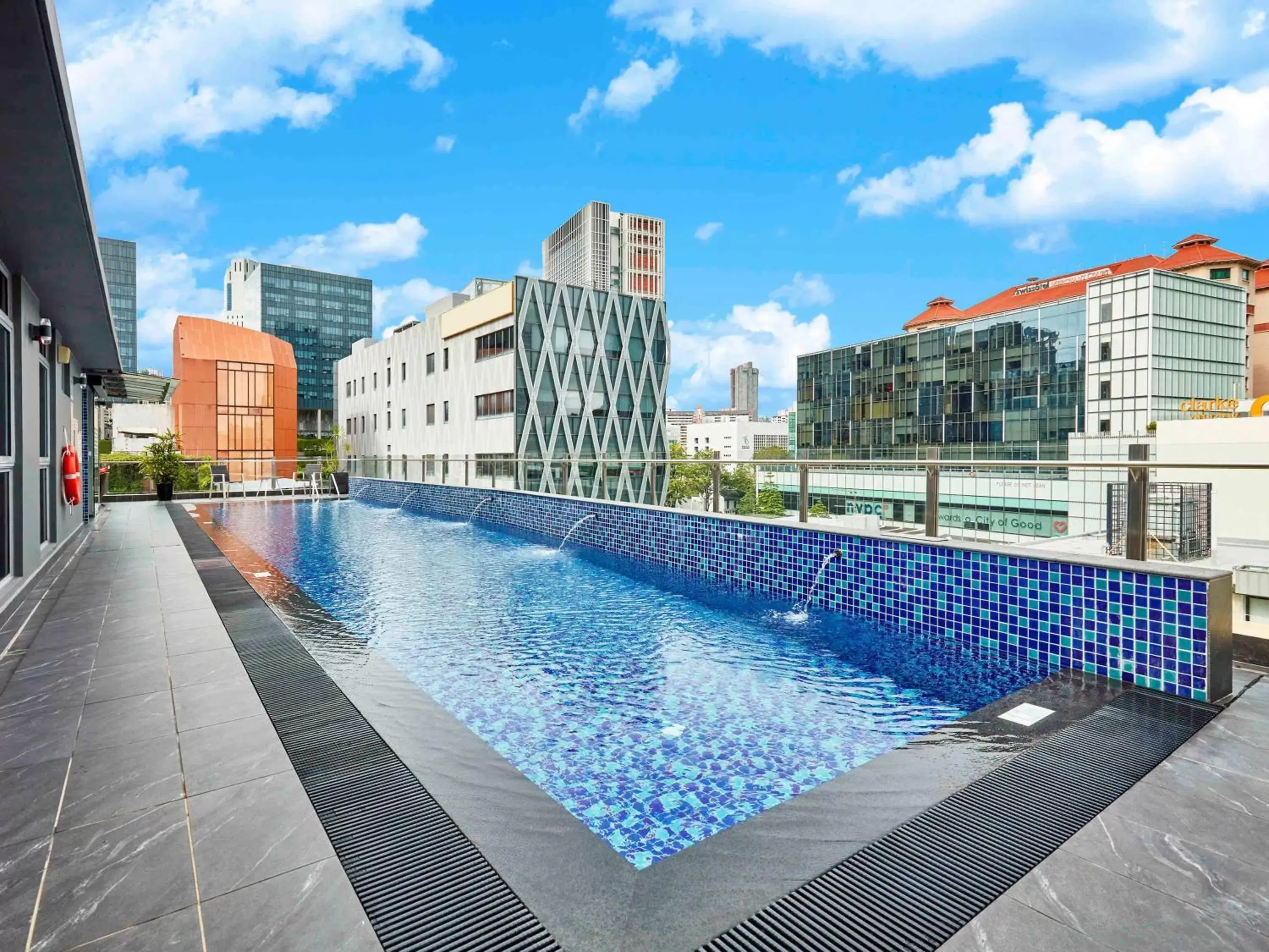 Property building, Swimming Pool in ibis budget Singapore Clarke Quay
