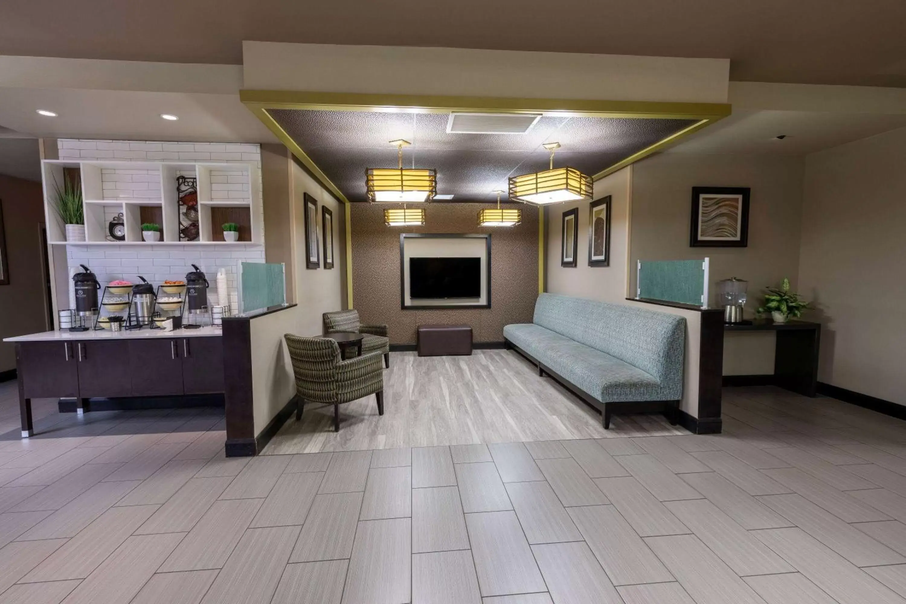Lobby or reception, Seating Area in La Quinta Inn & Suites by Wyndham Durant