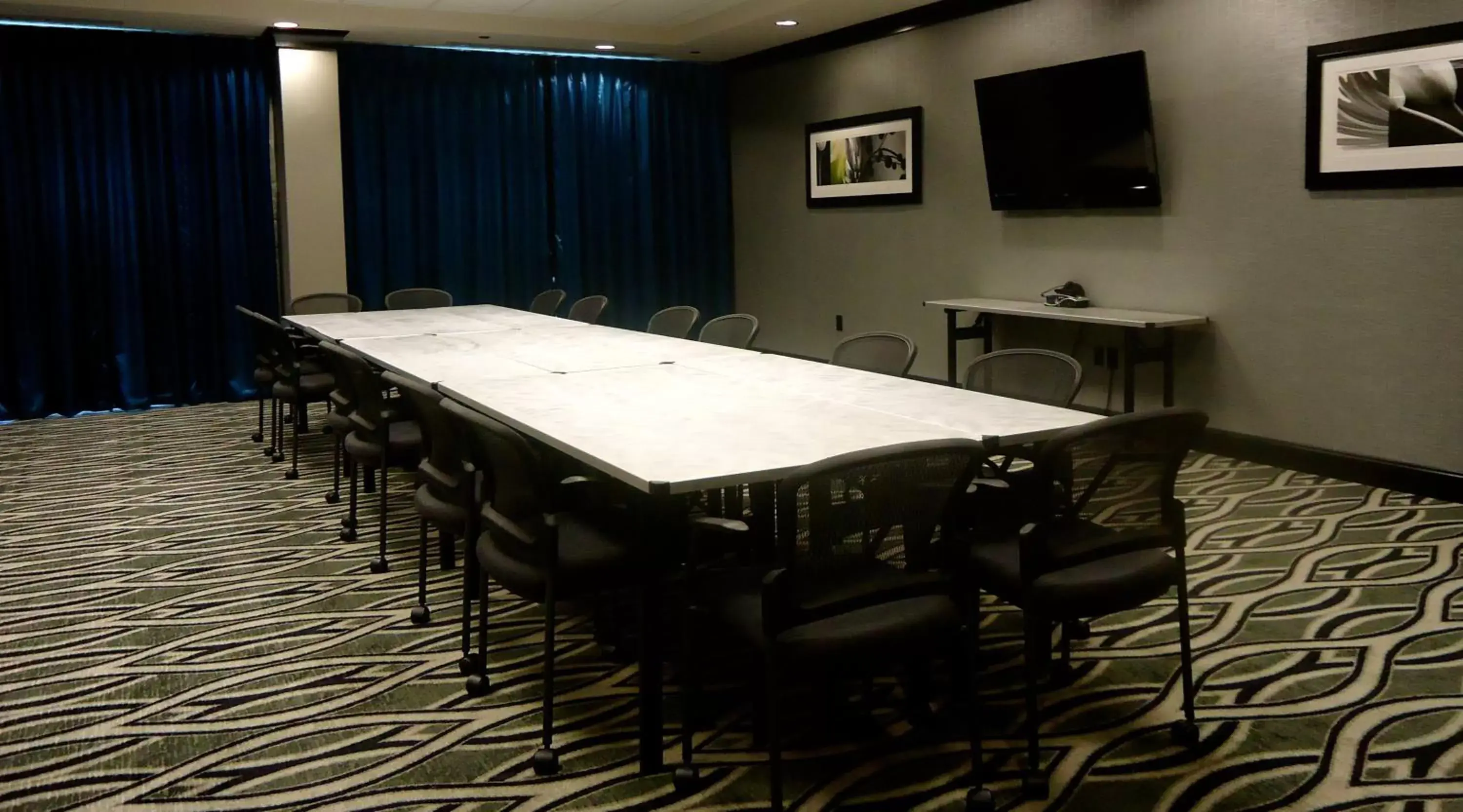 Meeting/conference room in Holiday Inn Express and Suites North Charleston, an IHG Hotel