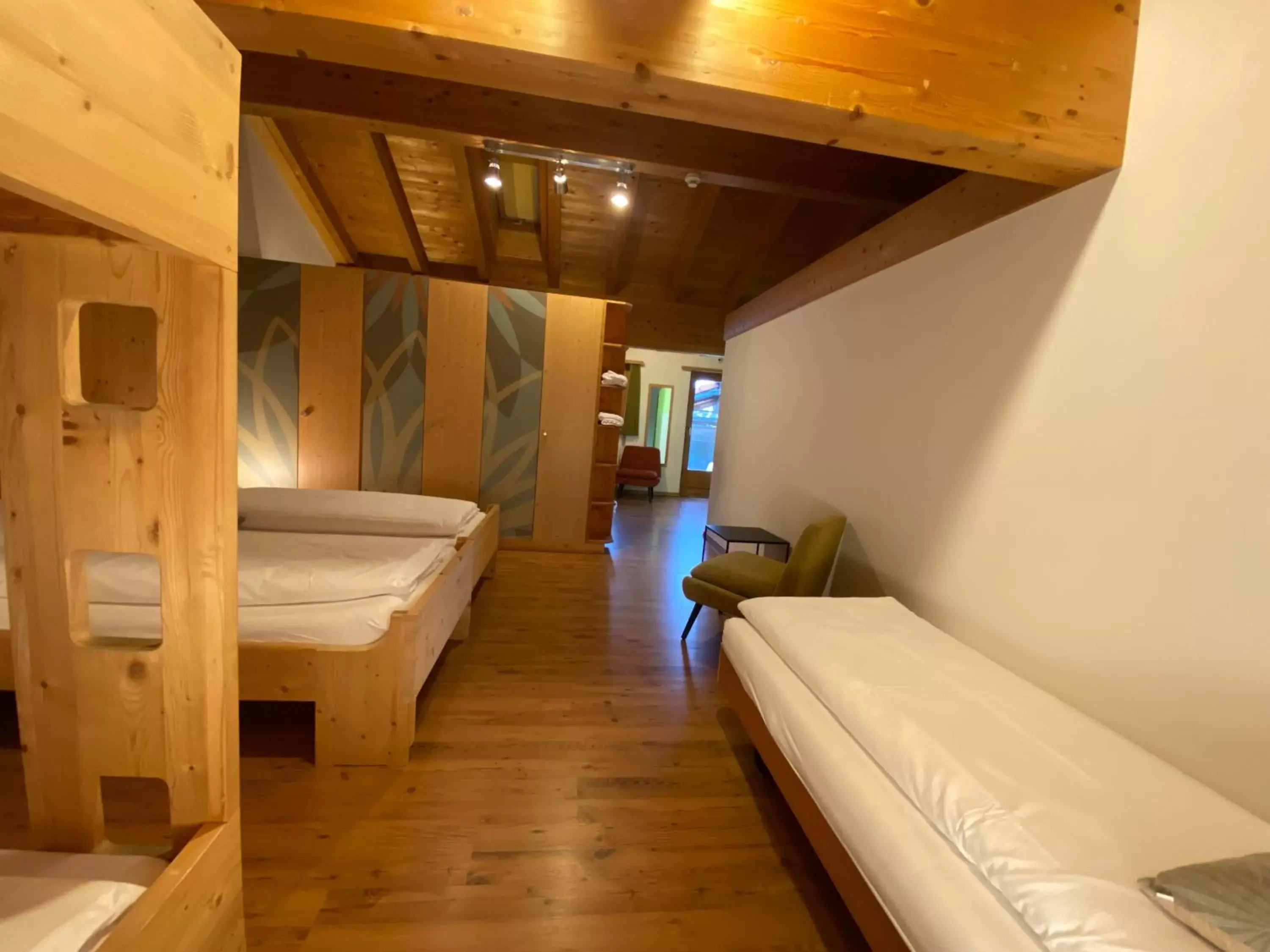 Photo of the whole room, Bunk Bed in Sport-Lodge Klosters