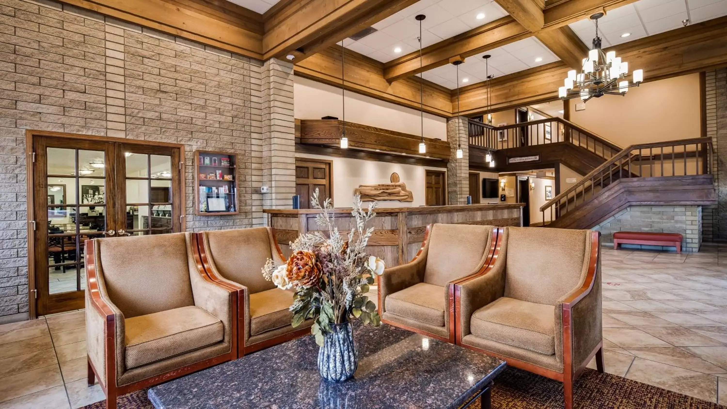 Lobby or reception in Best Western Plus Ahtanum Inn Lobby or reception in Best Western Plus Ahtanum Inn