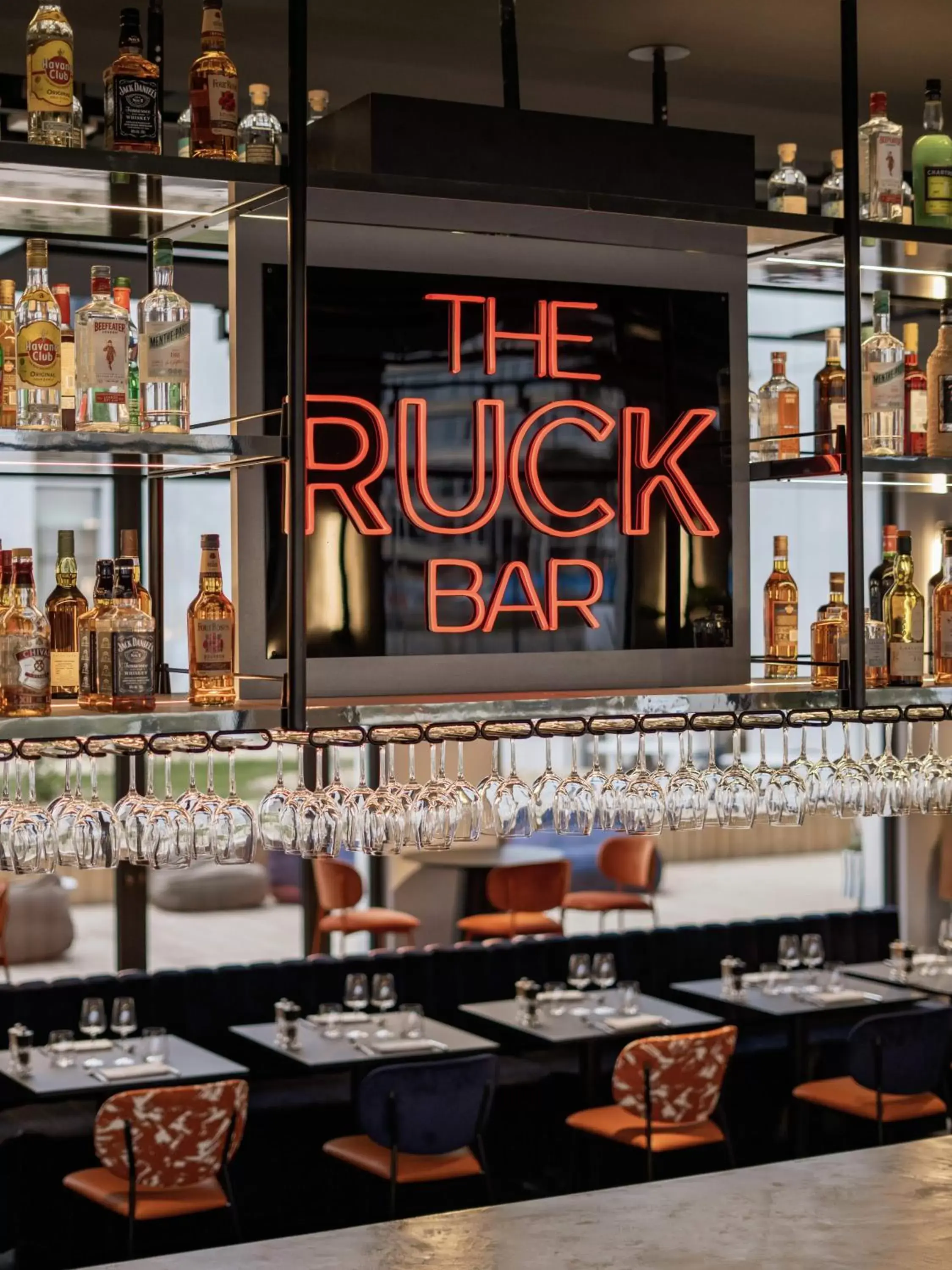 Restaurant/Places to Eat in The Ruck Hotel