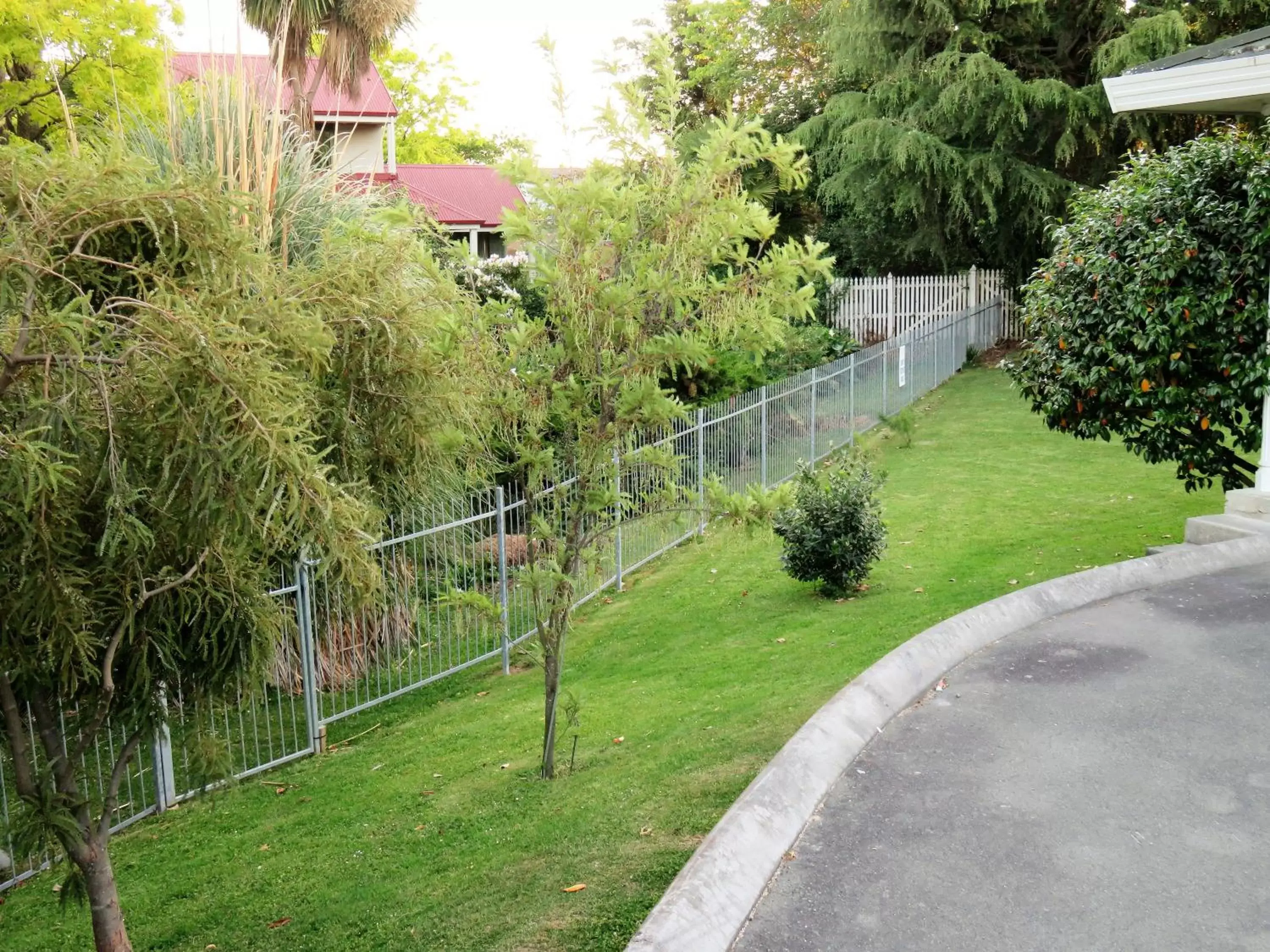 Garden in Admirals Motor Lodge