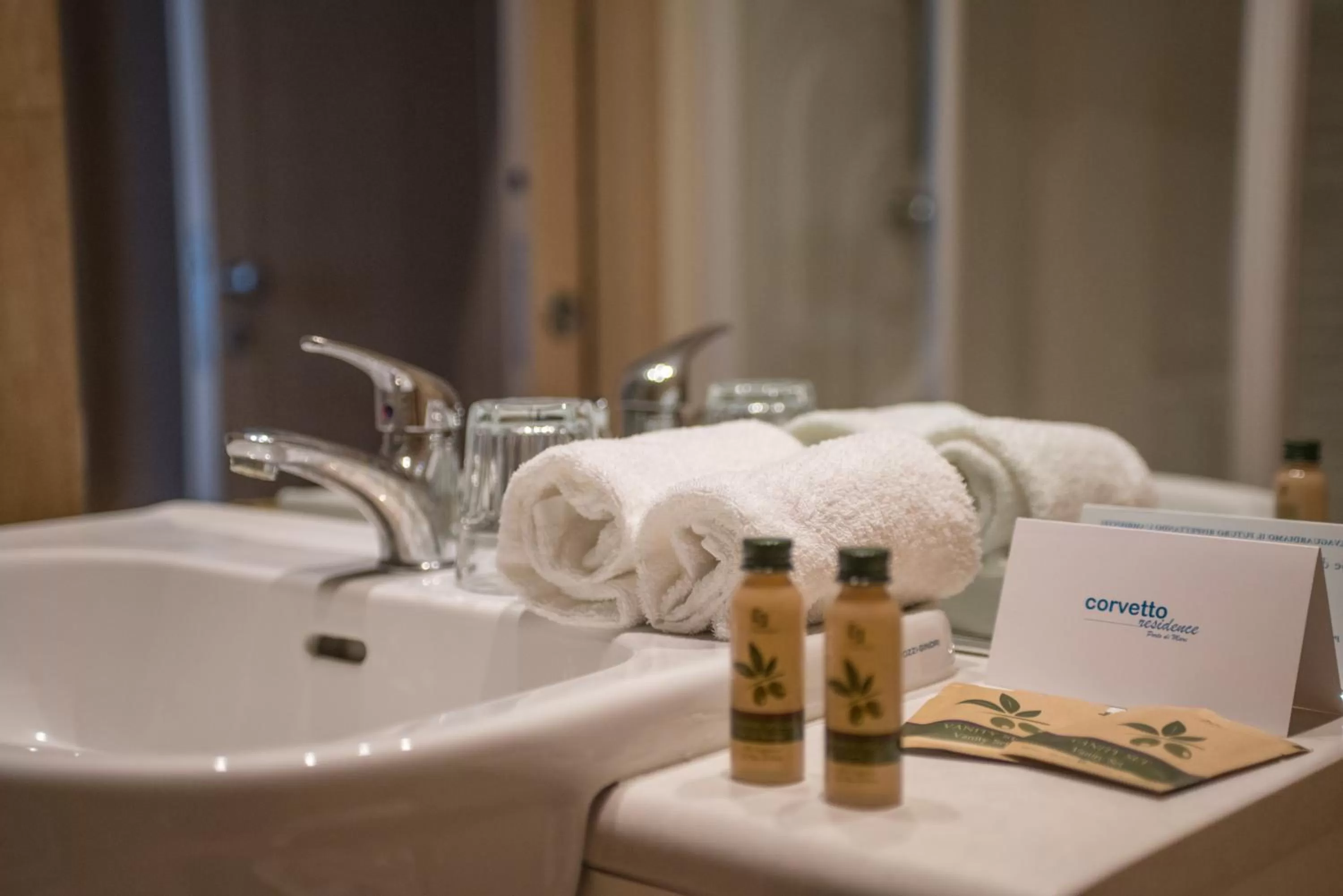 Shower, Bathroom in Corvetto Residence Porto Di Mare