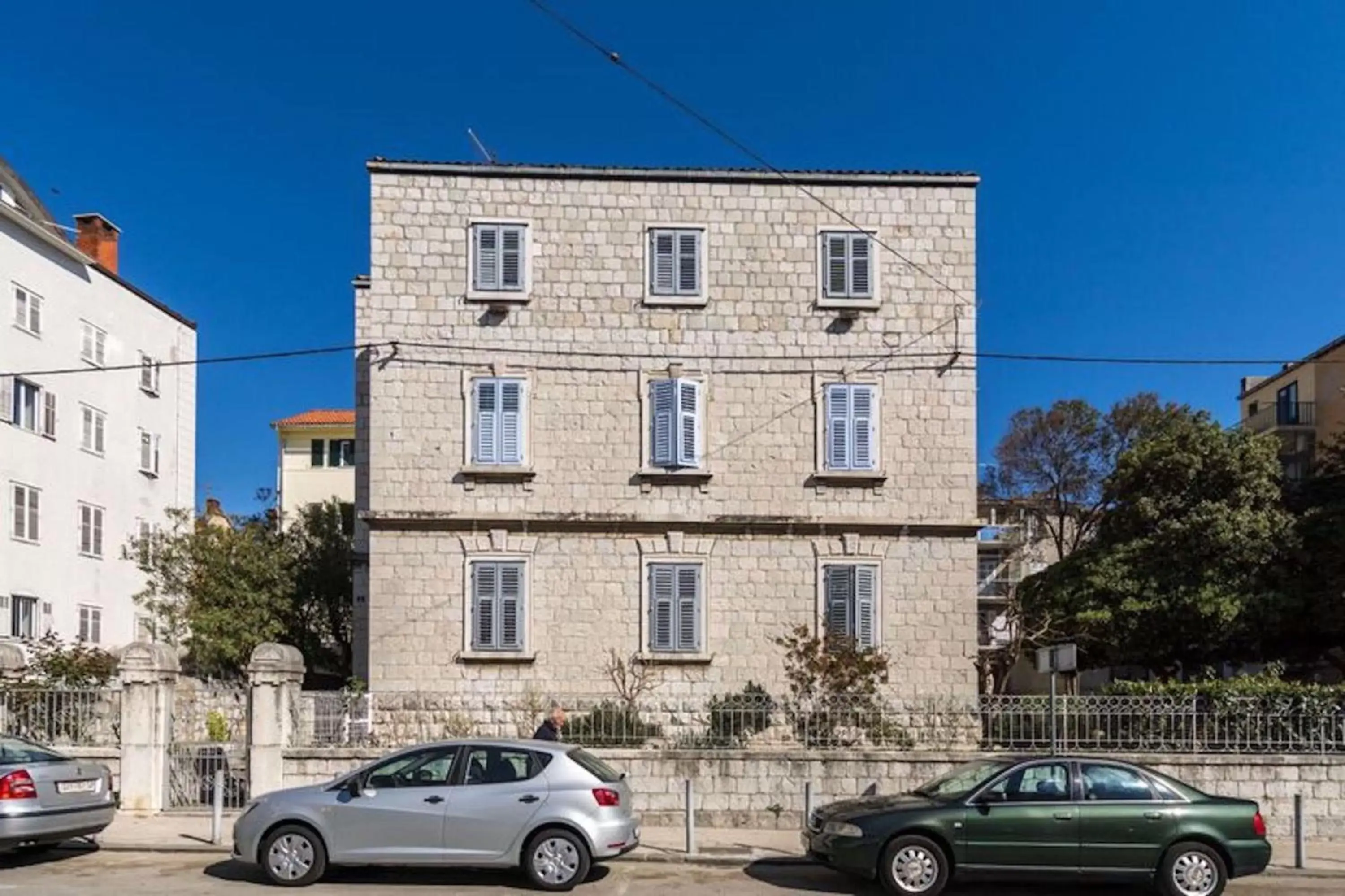 Facade/entrance, Property Building in Pietra Rossa