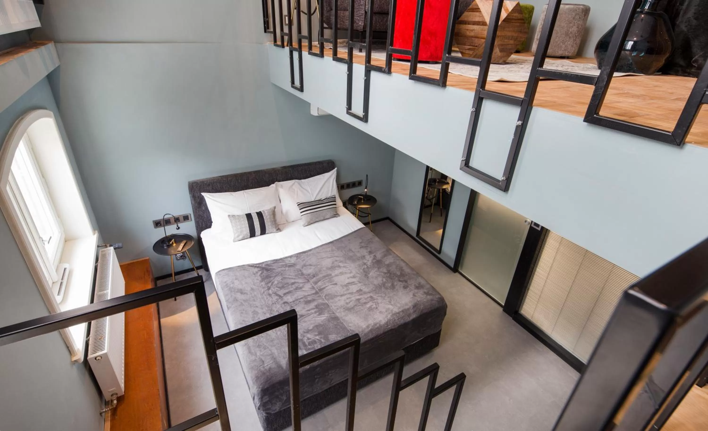 Decorative detail, Bed in Quentin Zoo hotel