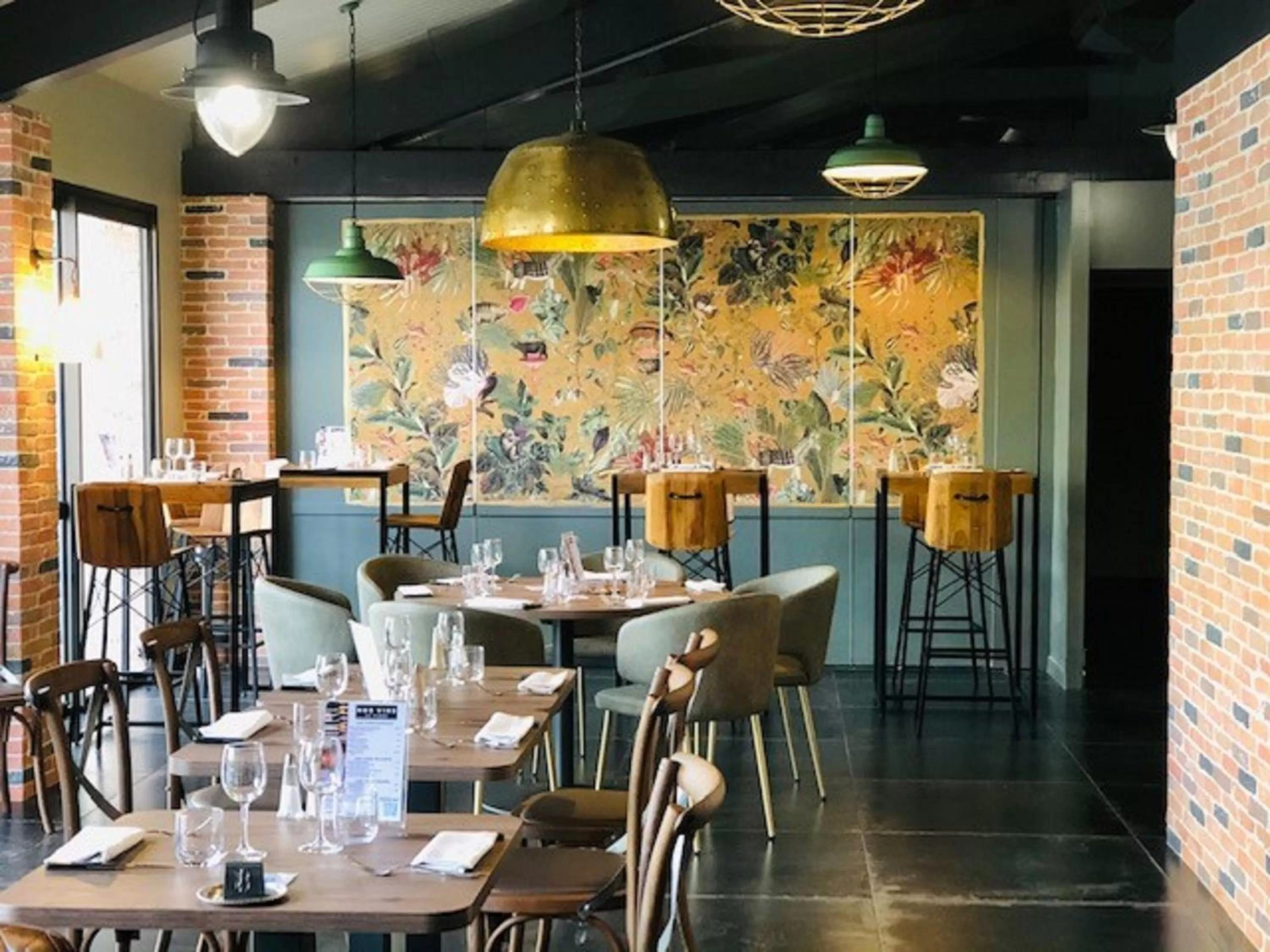 Restaurant/places to eat in Kyriad Prestige - Bordeaux Aeroport