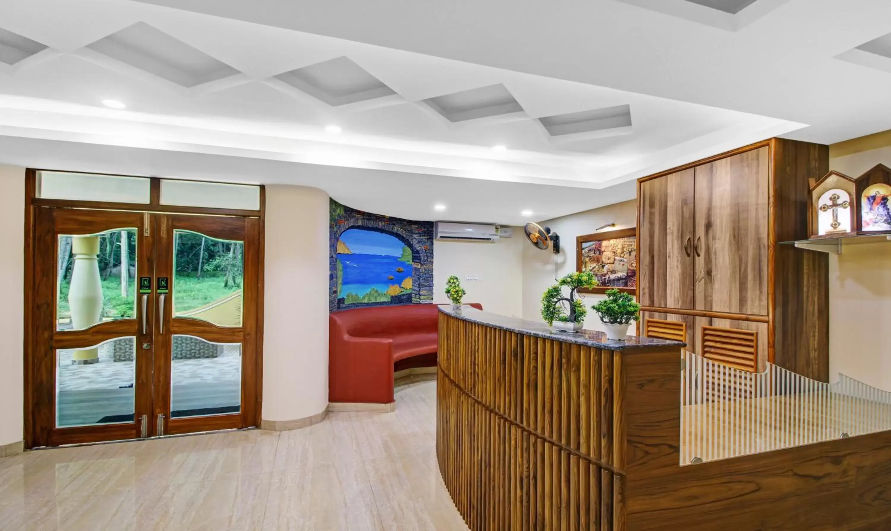 Lobby or reception in Treebo Majestic Palms, 2 Km From Colva Beach Lobby or reception in Treebo Majestic Palms, 2 Km From Colva Beach
