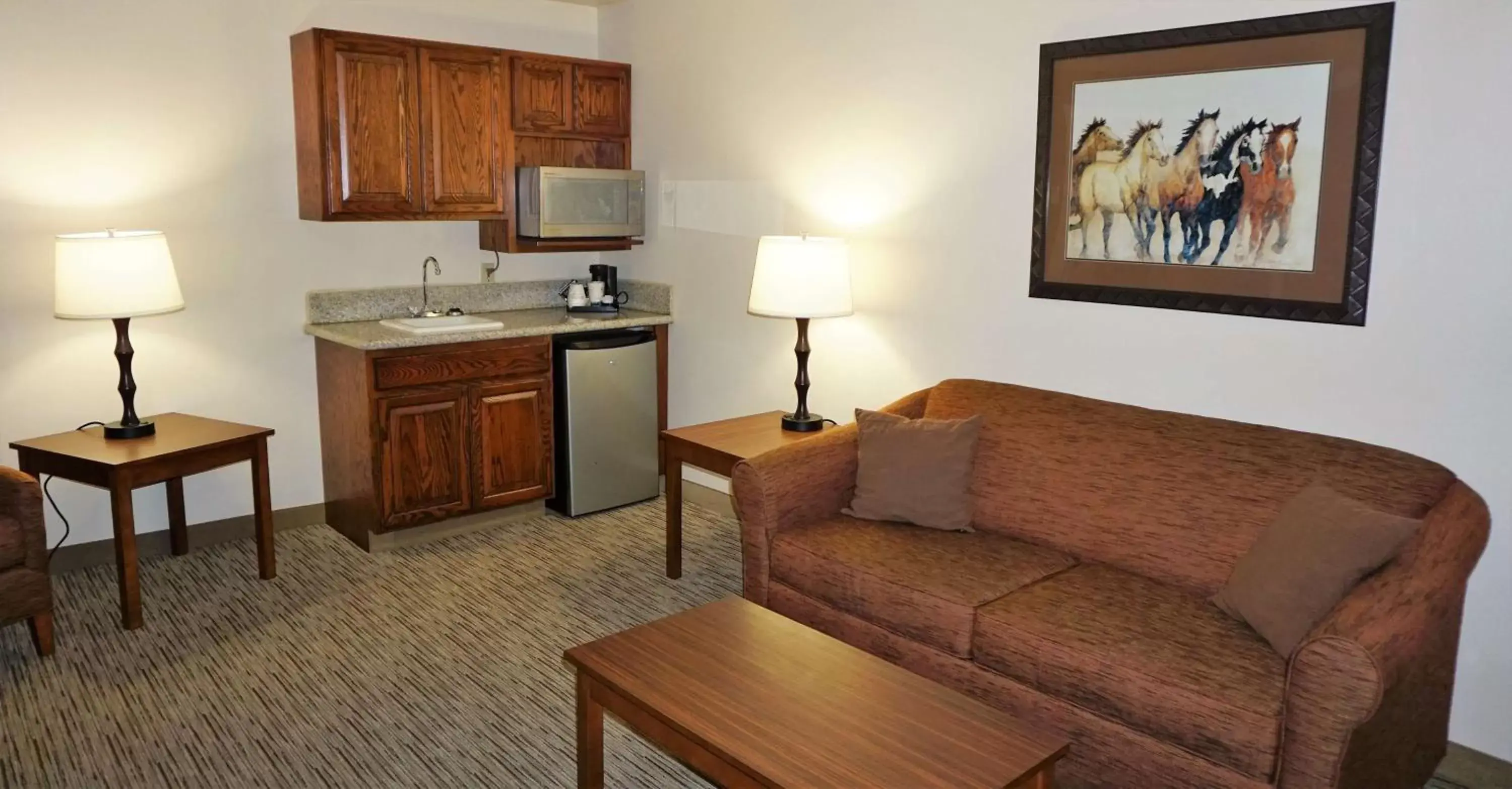 Photo of the whole room, Seating Area in Best Western Grande River Inn & Suites