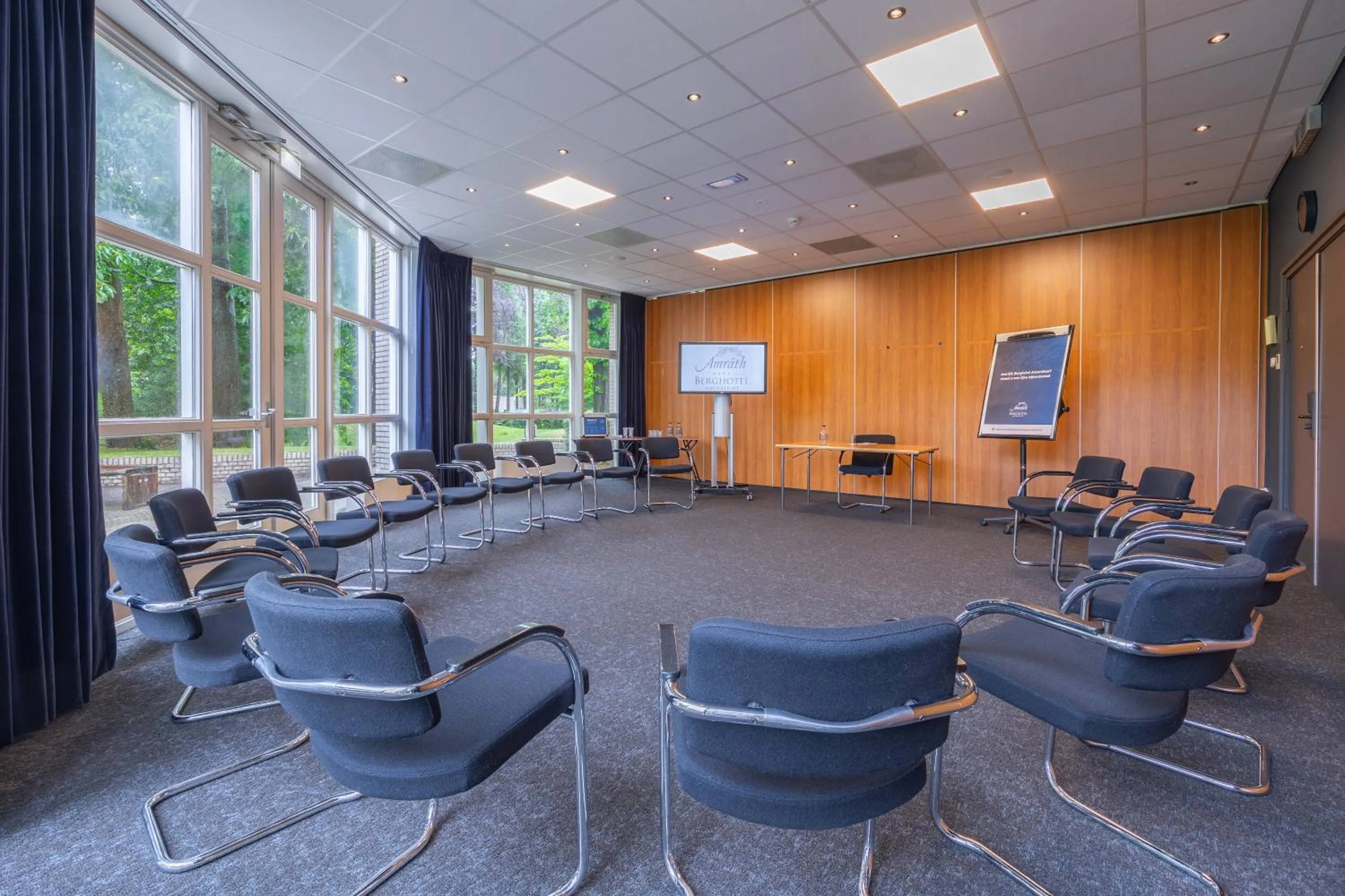 Meeting/conference room in Amrâth Berghotel Amersfoort