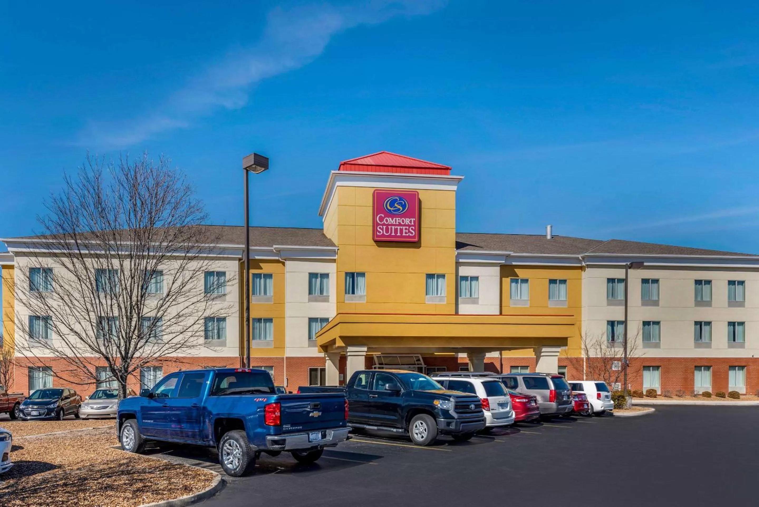 Property building in Holiday Inn Express & Suites Hebron - Cincinnati Airport by IHG