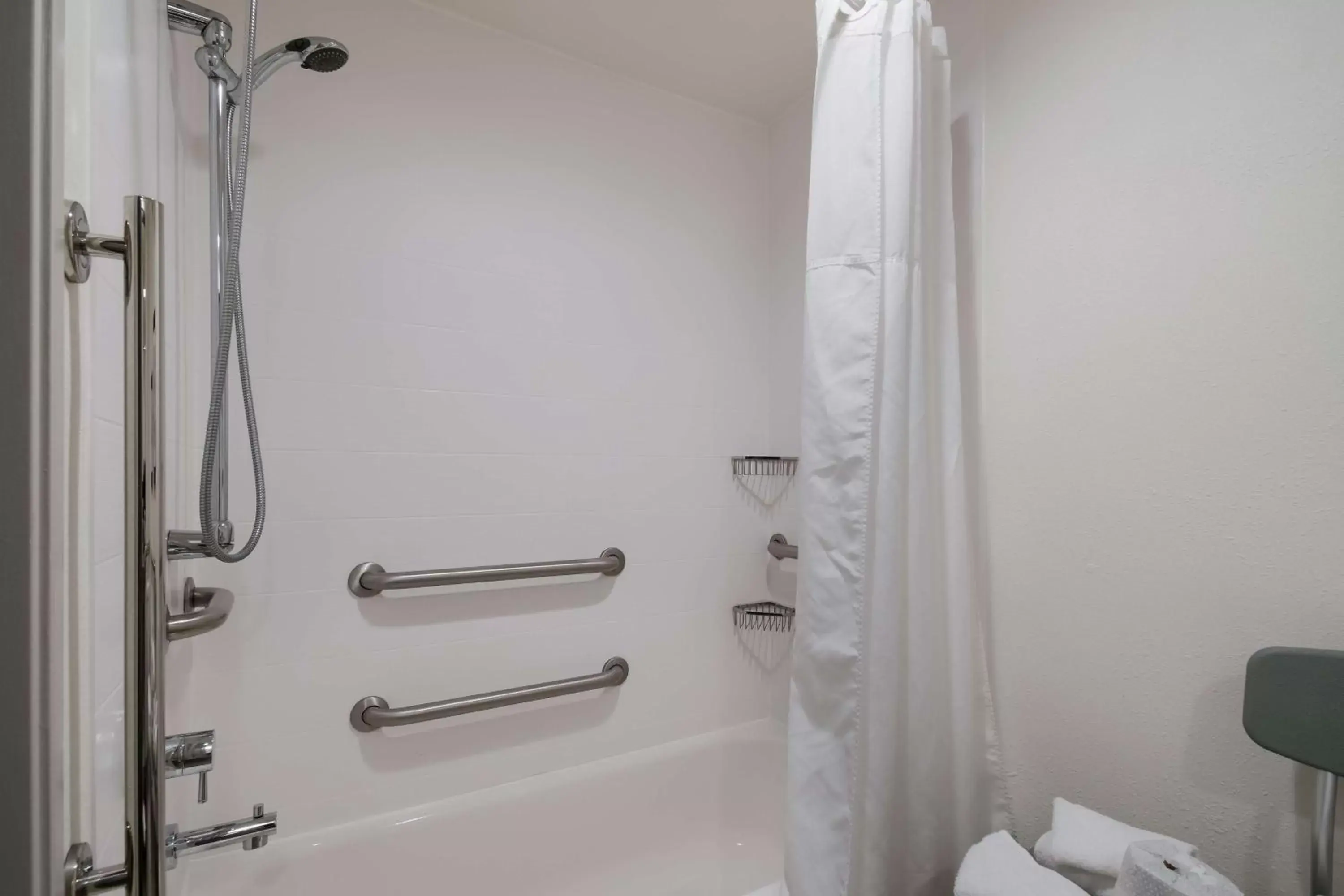 Bathroom in Country Inn & Suites by Radisson, Harrisburg Northeast (Hershey), PA