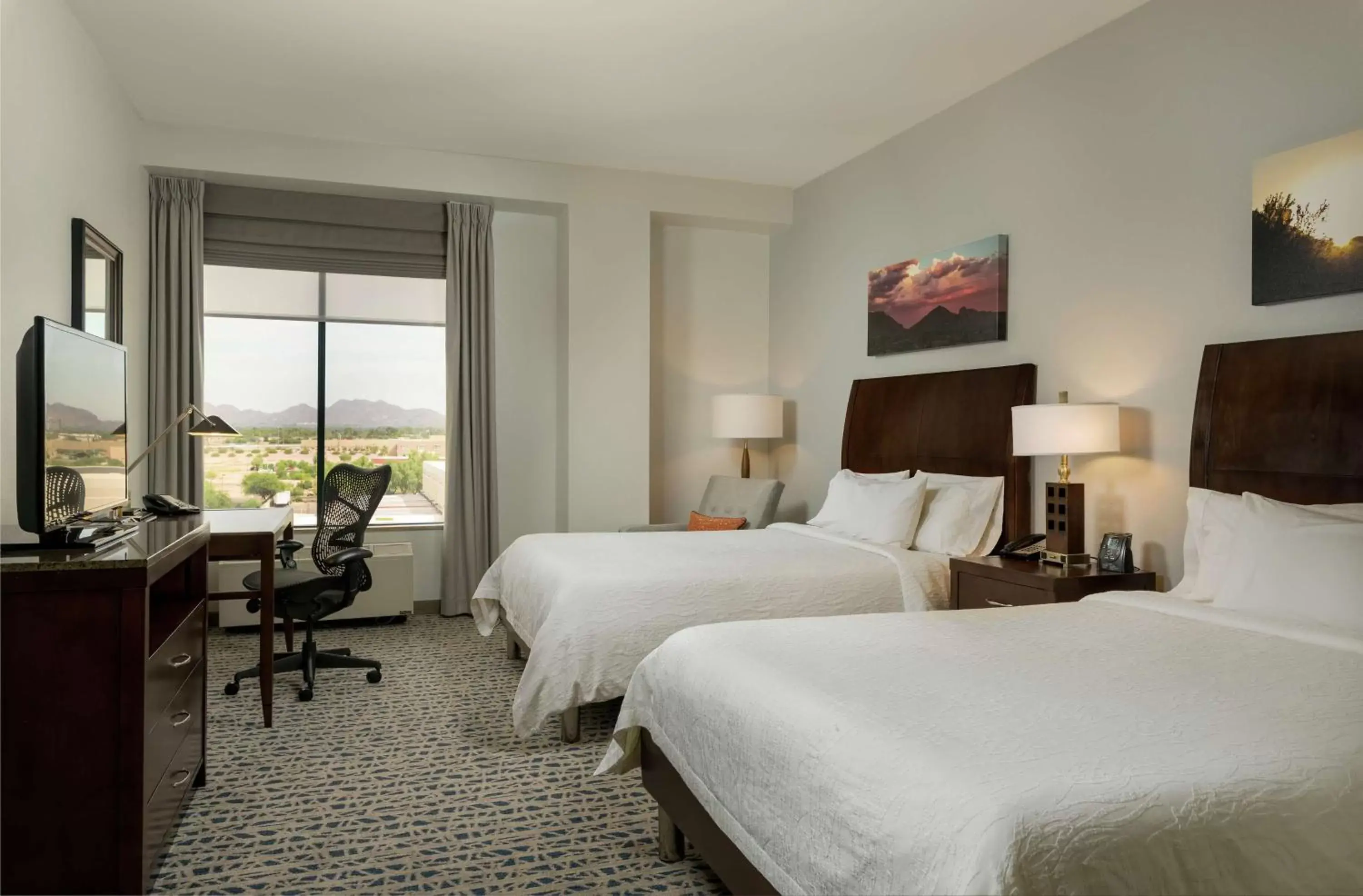 Bedroom in Hilton Garden Inn Phoenix Airport North