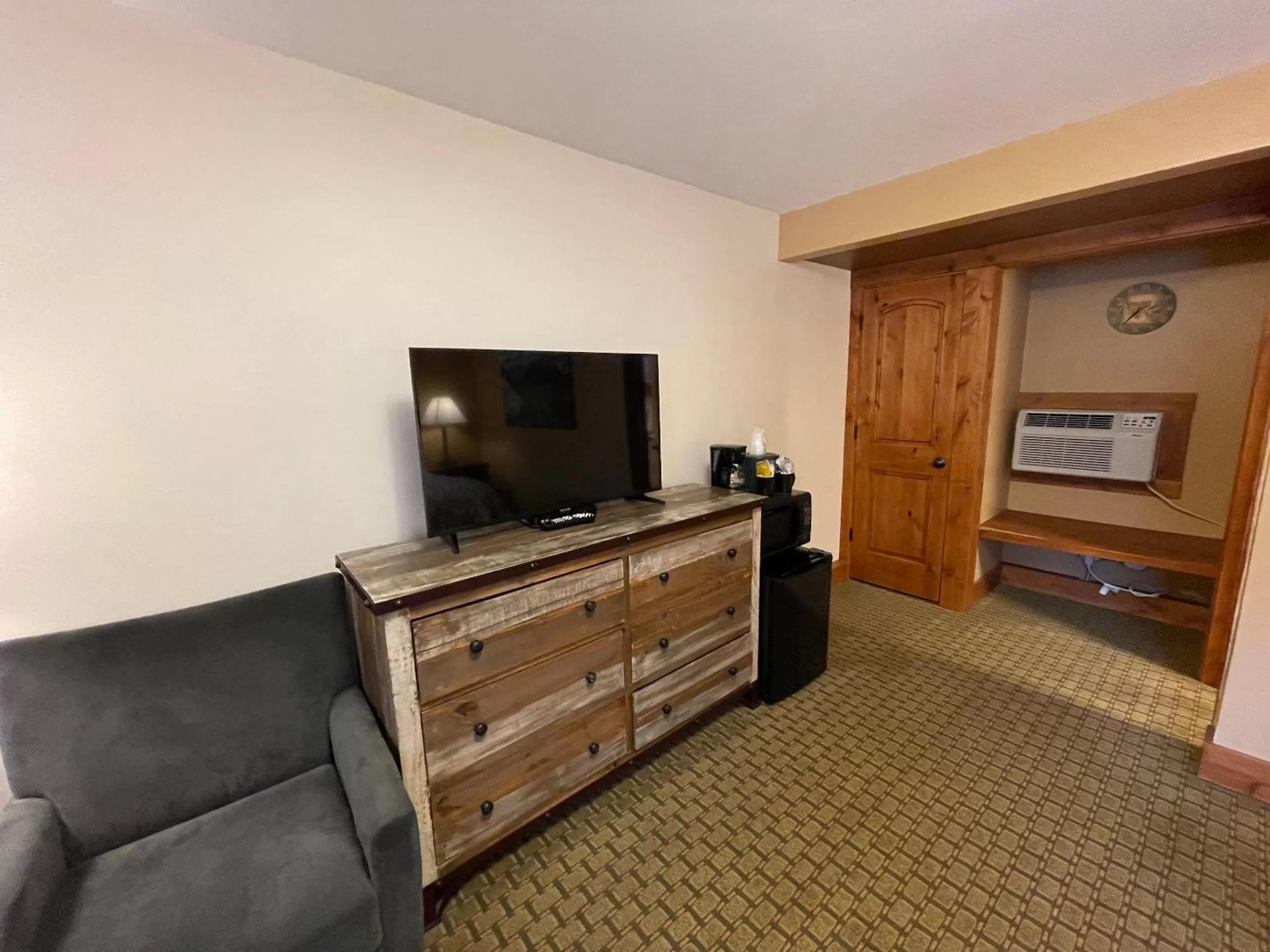 TV and multimedia in Silver Moon Inn