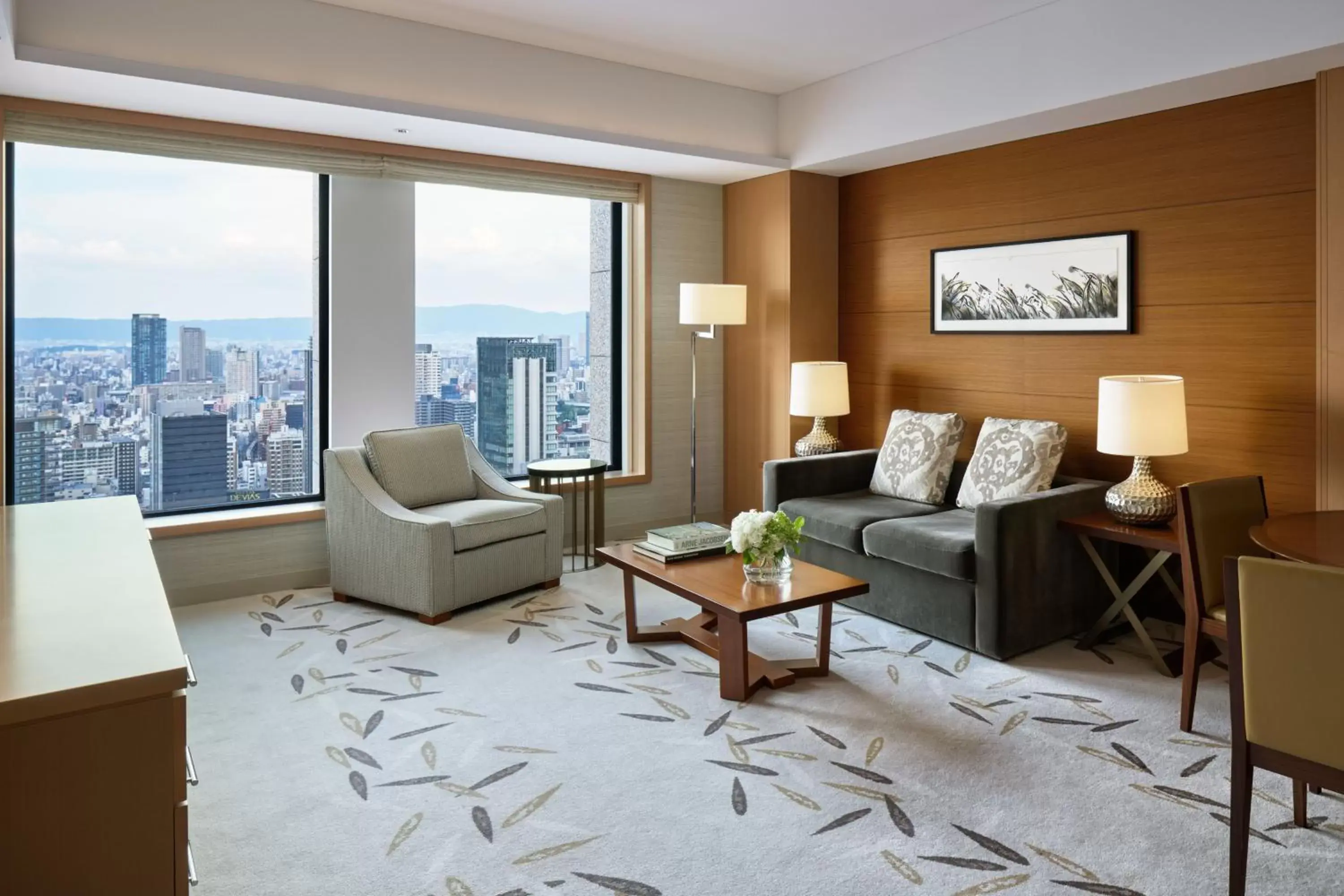 Photo of the whole room, Seating Area in InterContinental Hotel Osaka, an IHG Hotel