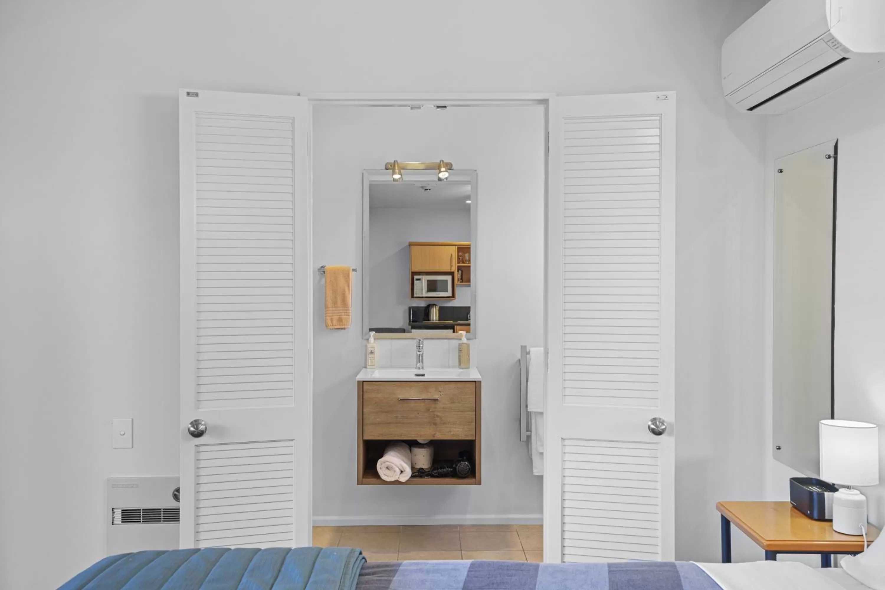 Bed in Lorenzo Motor Lodge