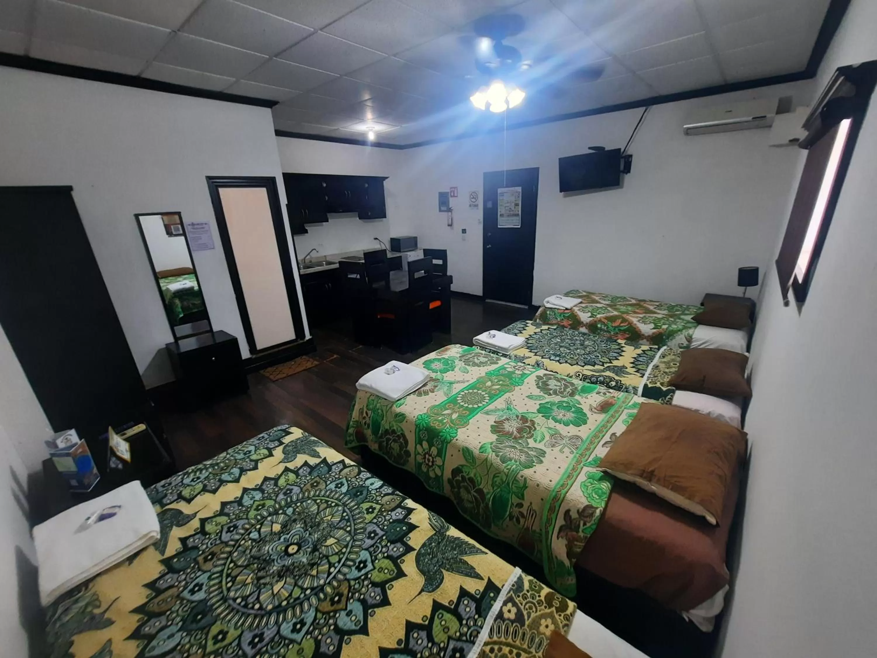 Bed in Hotel Garcias Suites, Linares