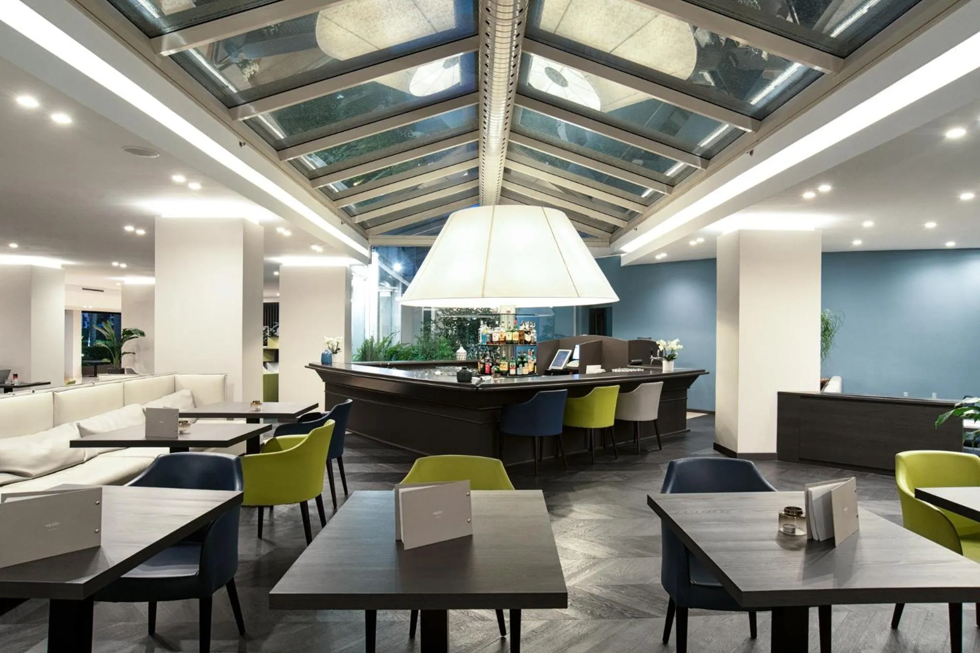 Lounge or bar in Mercure Roma West