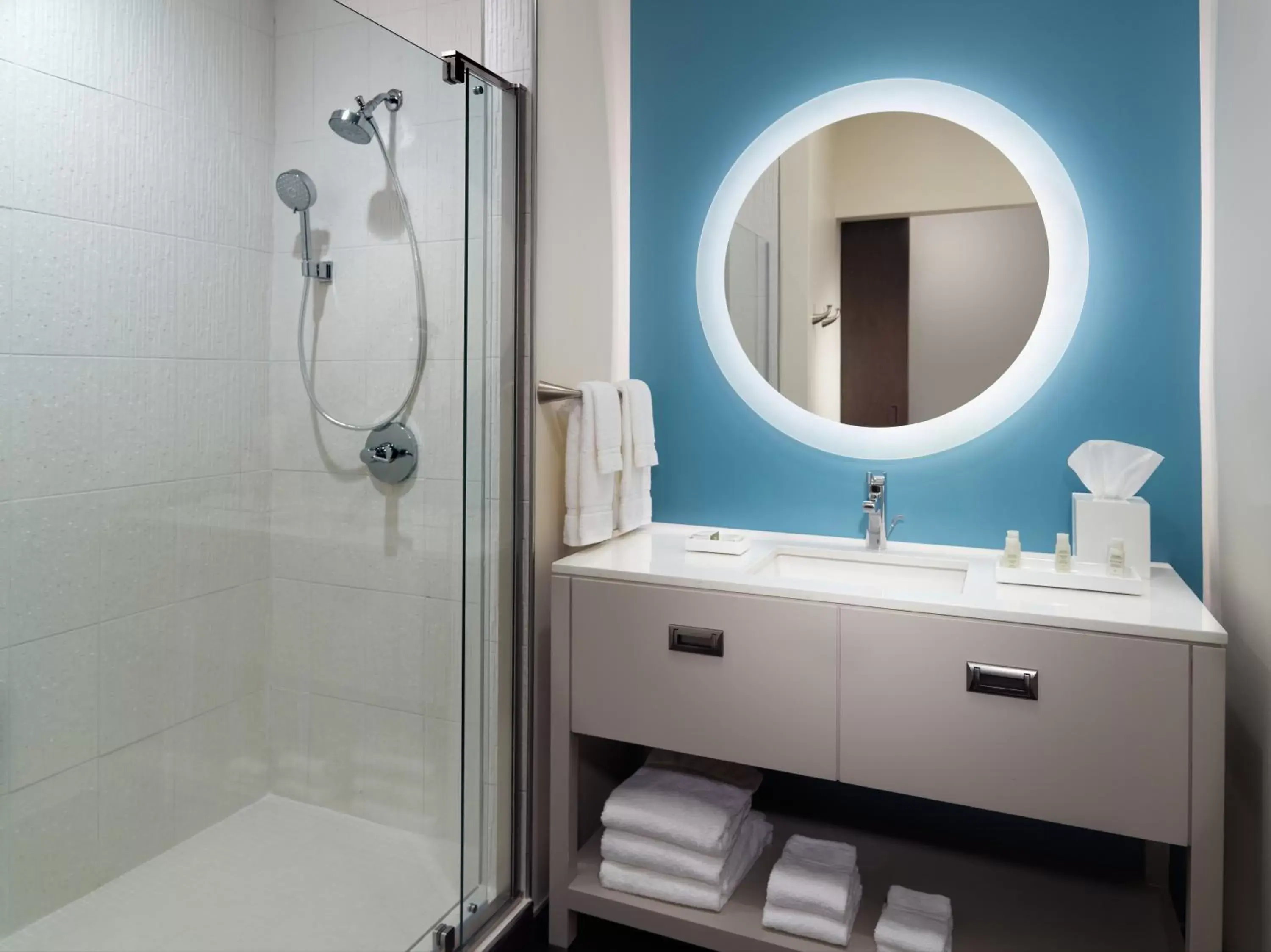 King Room - Hearing Accessible in Hotel Indigo Tuscaloosa Downtown by IHG King Room - Hearing Accessible in Hotel Indigo Tuscaloosa Downtown by IHG