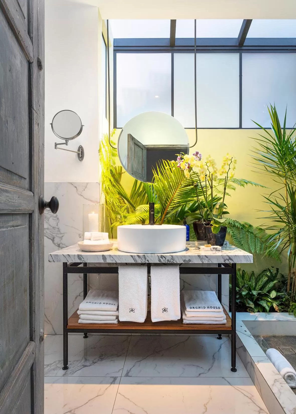 Bathroom in Orchid House Mexico City