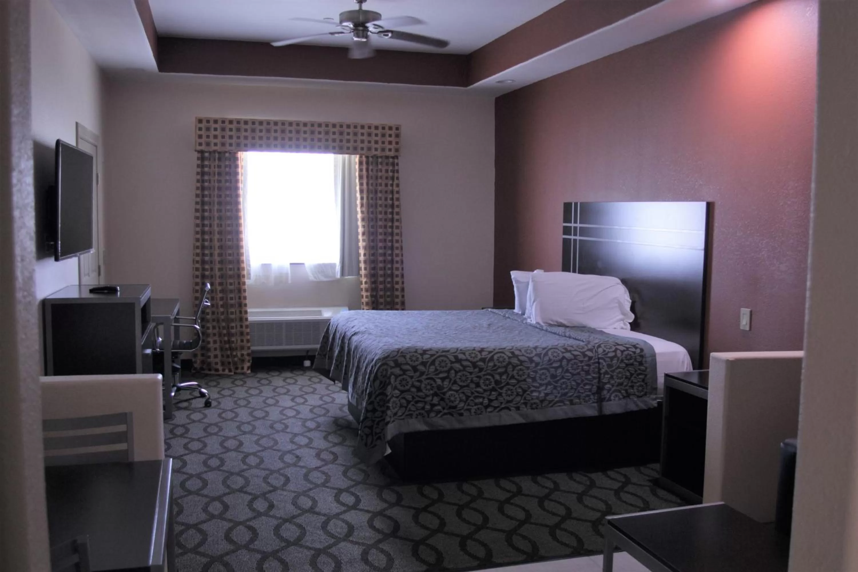 Bed in Americas Best Value Inn Port Aransas