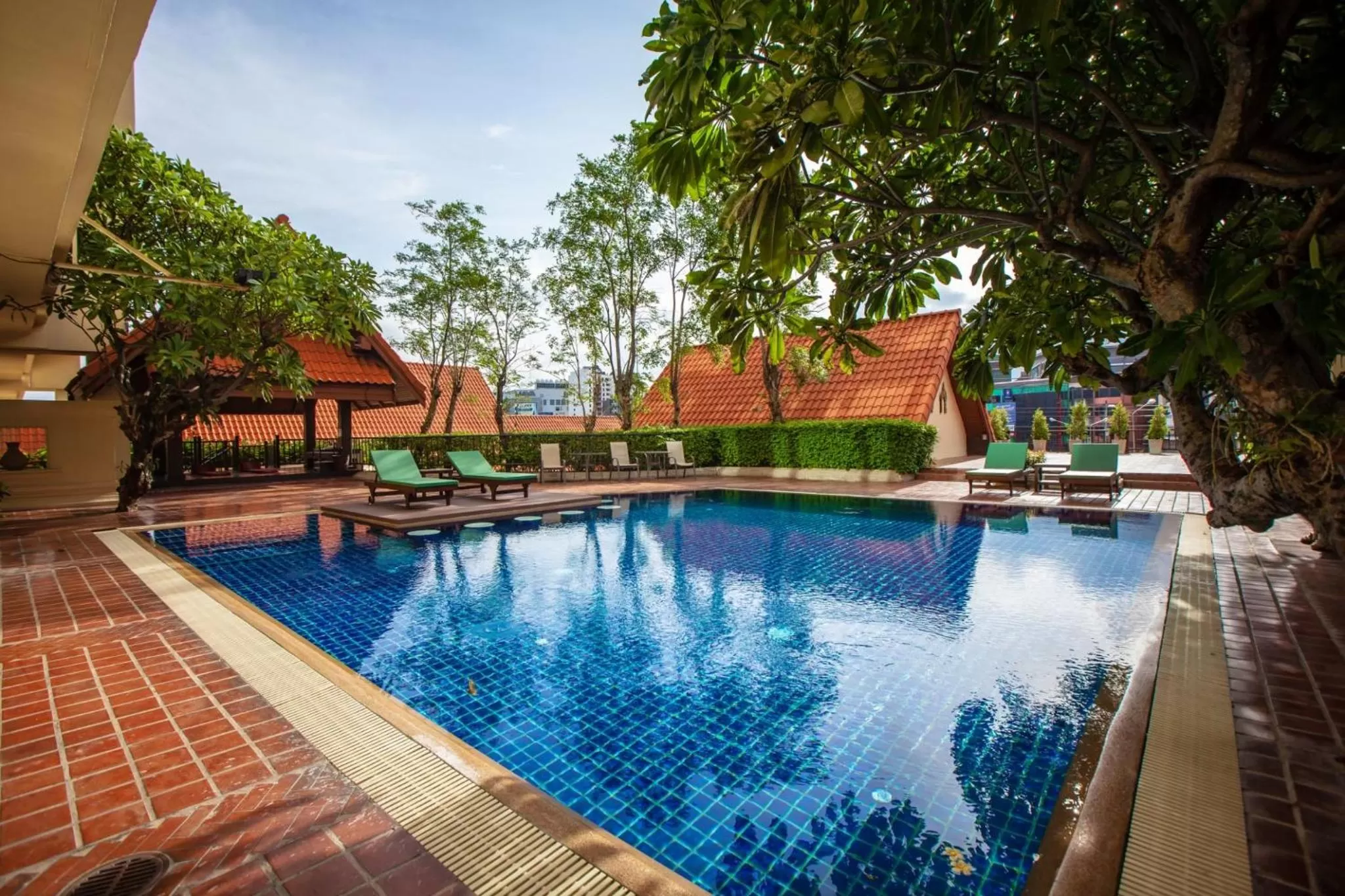 Pool view in Chiangmai Grandview Hotel & Convention Center