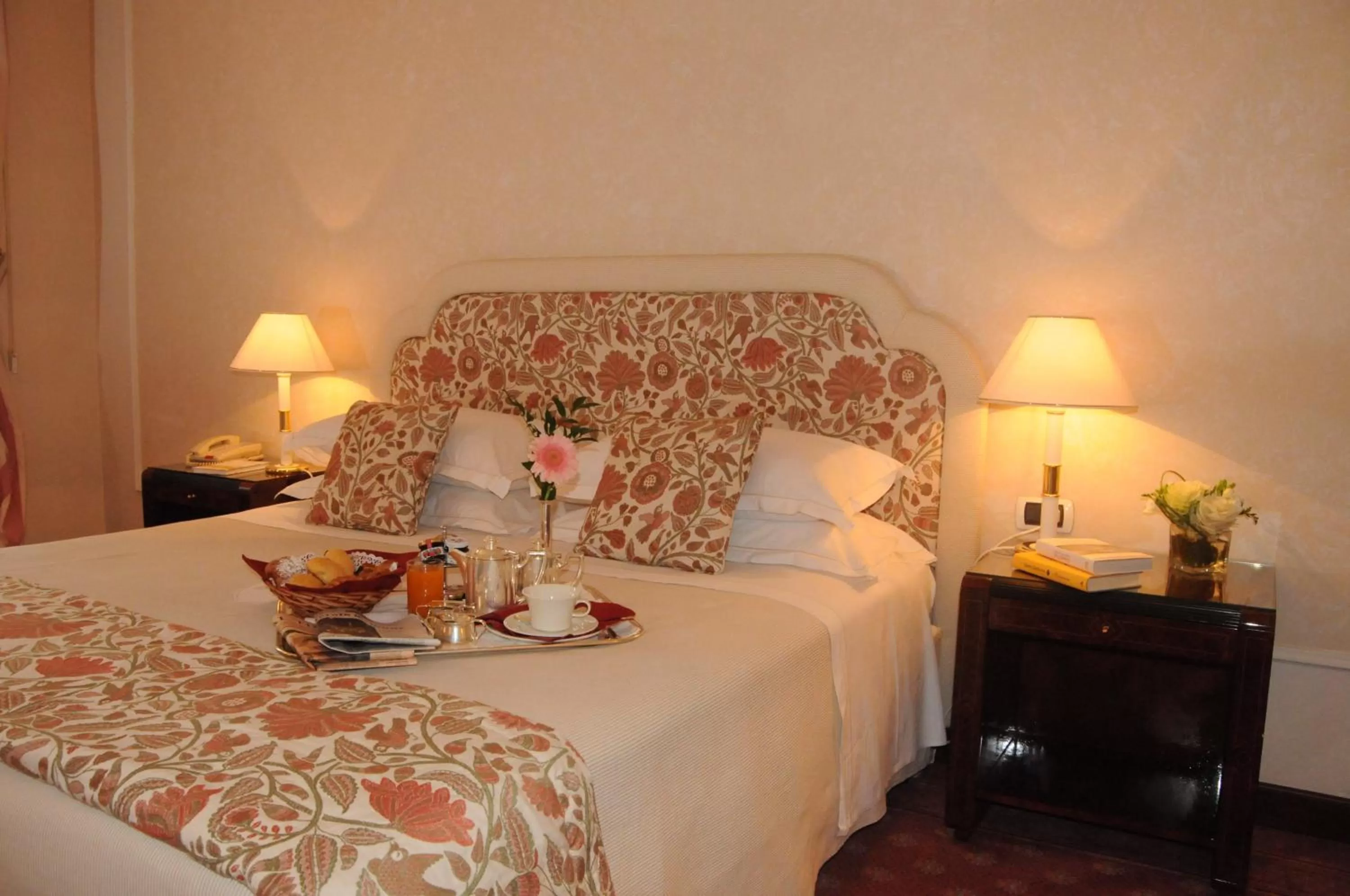 Bed in Hotel De La Ville