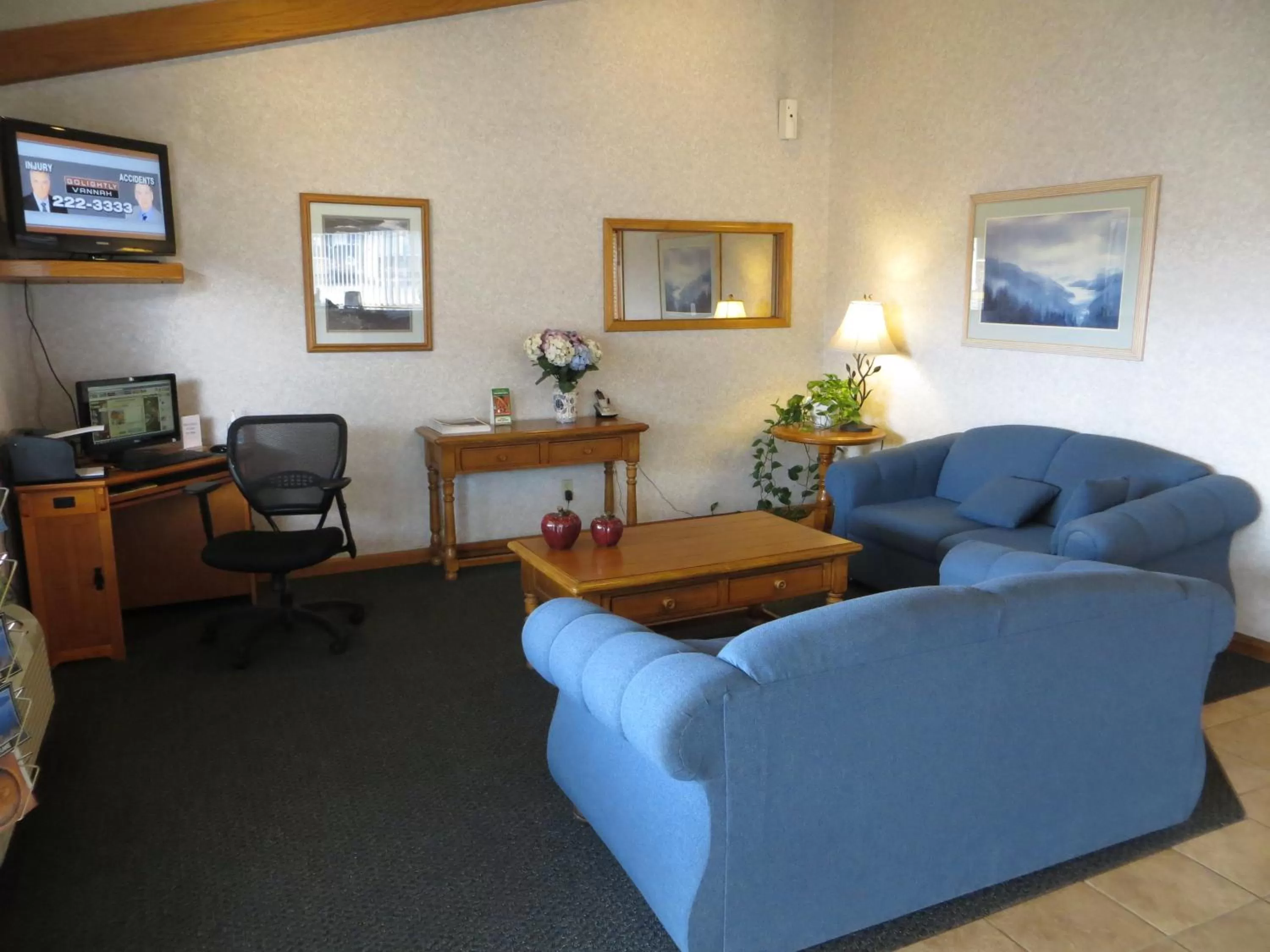 Living room in Super 8 by Wyndham Susanville
