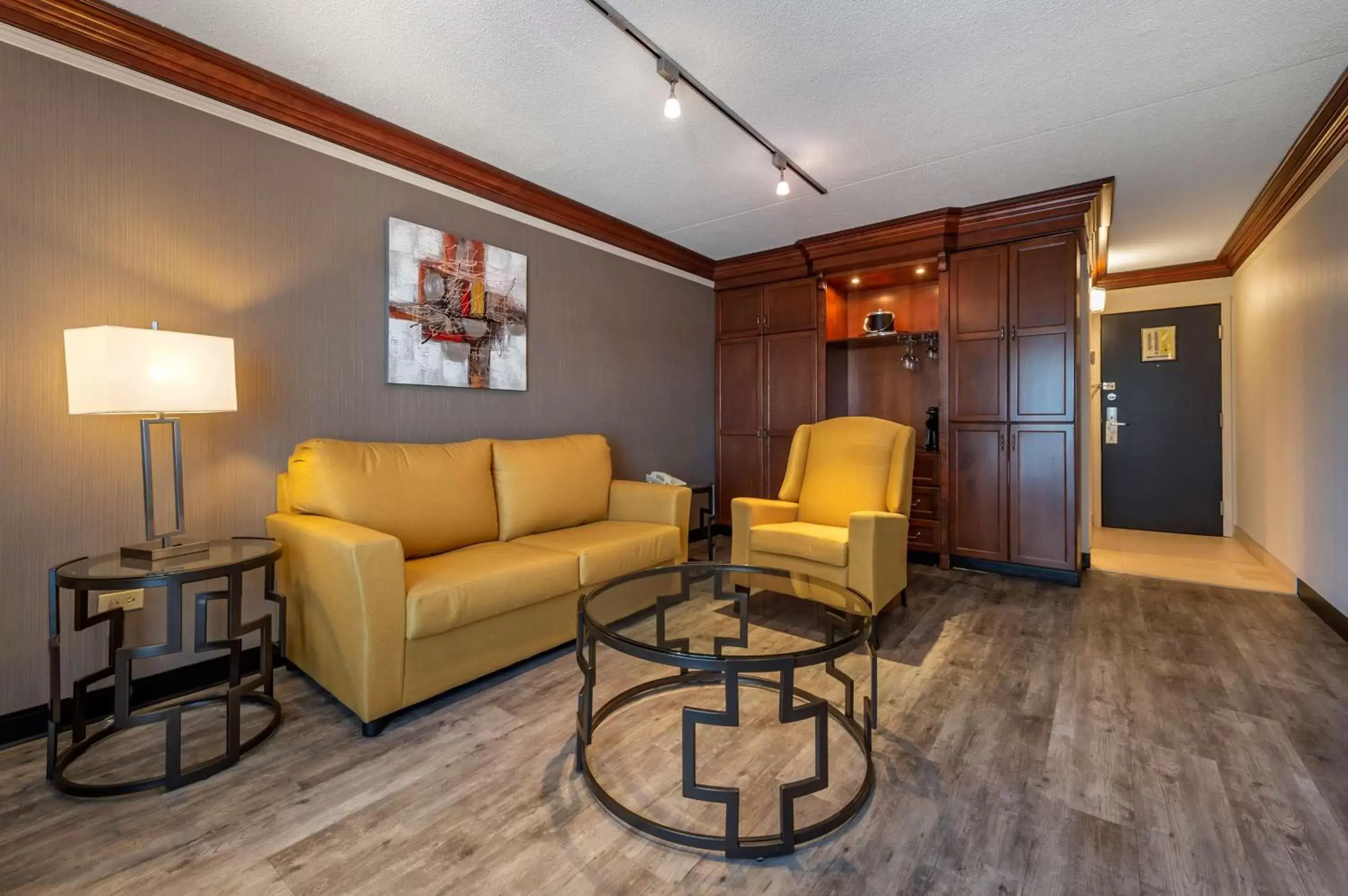 Bedroom, Seating Area in Best Western Hotel Universel Drummondville