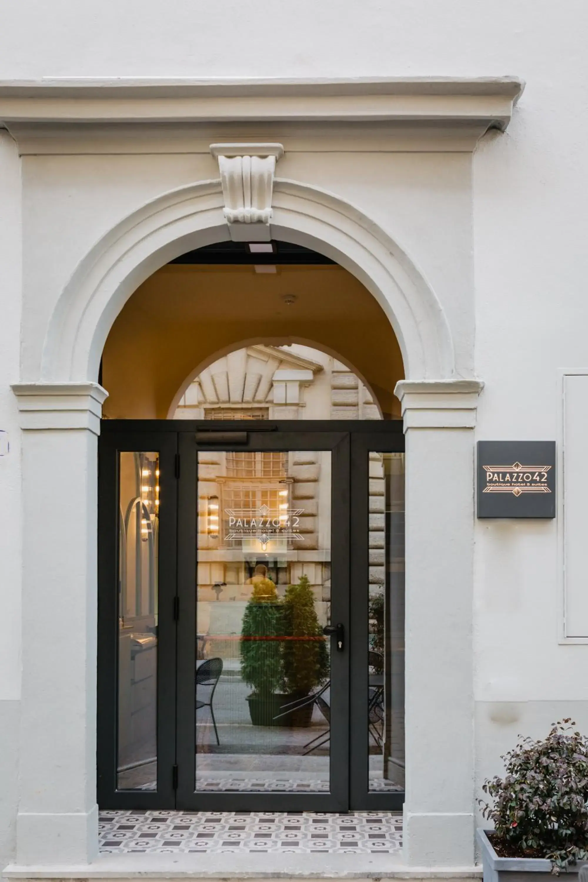 Facade/entrance in Palazzo 42 - Boutique Hotel & Suites