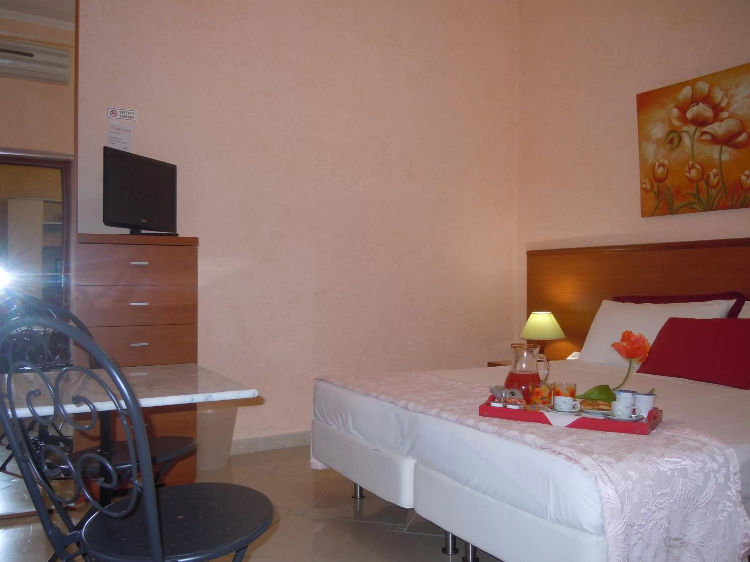 Bedroom, Bed in Nataly's House Bed&Breakfast