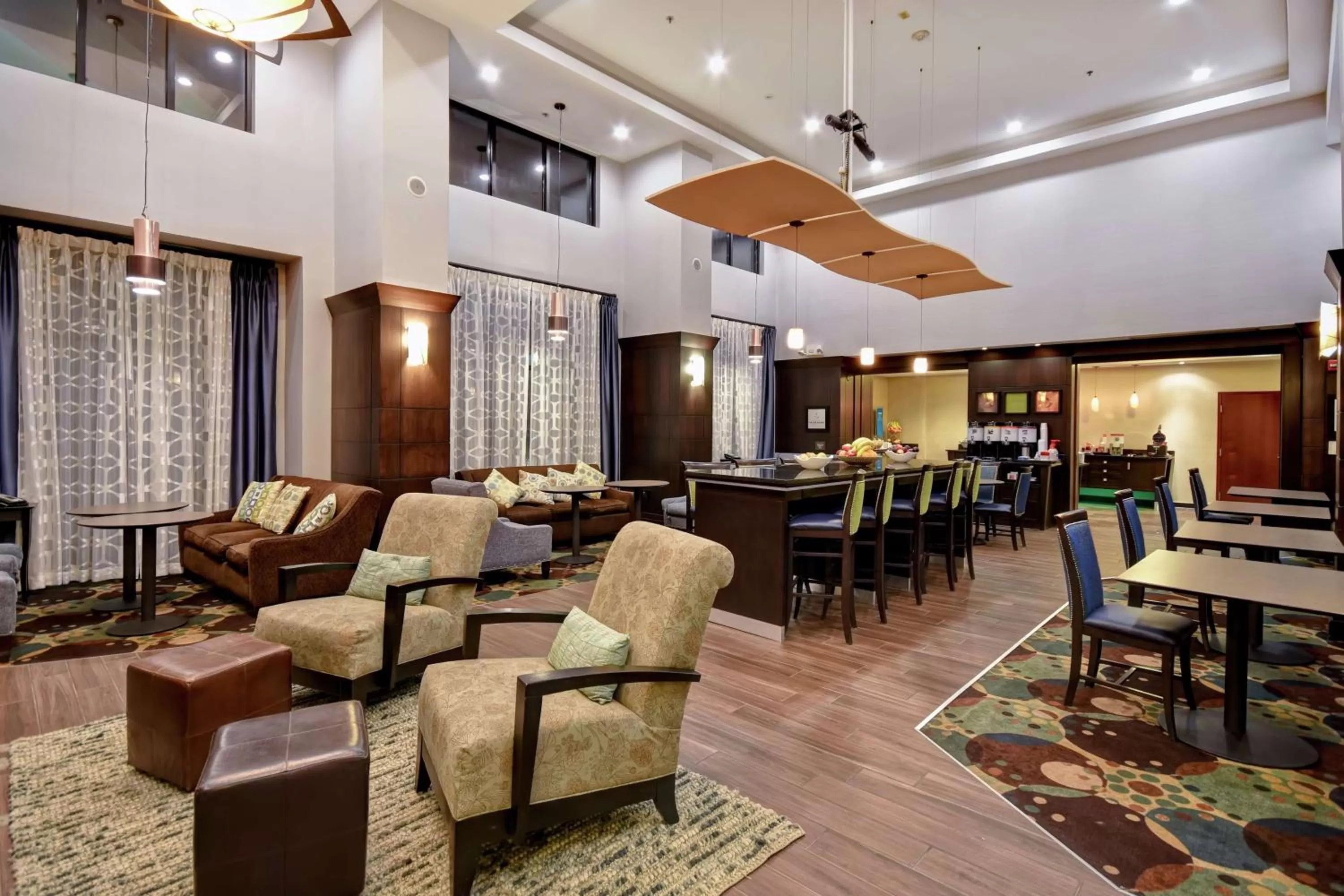 Lobby or reception in Hampton Inn & Suites Detroit-Canton