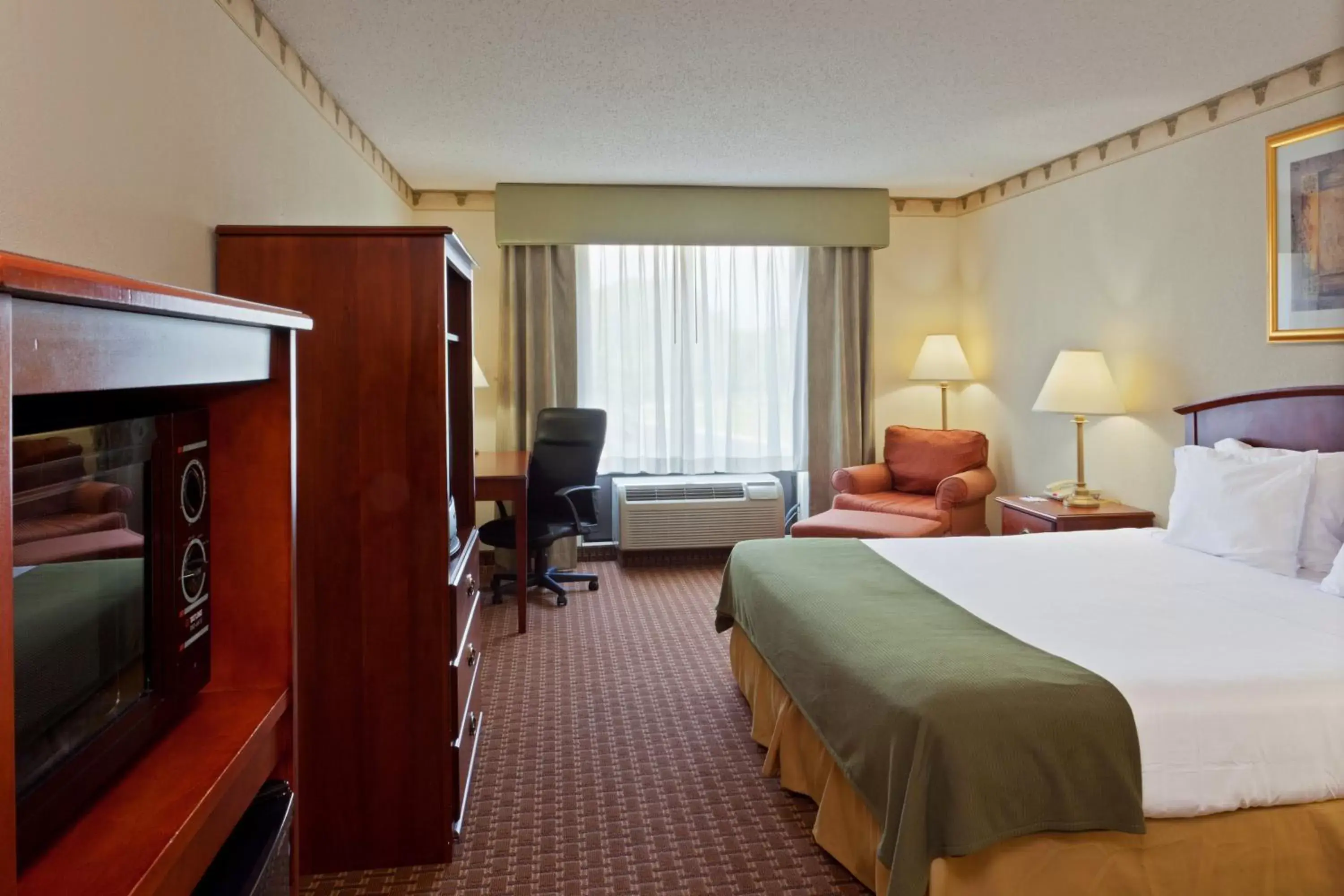 Photo of the whole room in Holiday Inn Express Hotel & Suites-North East, an IHG Hotel