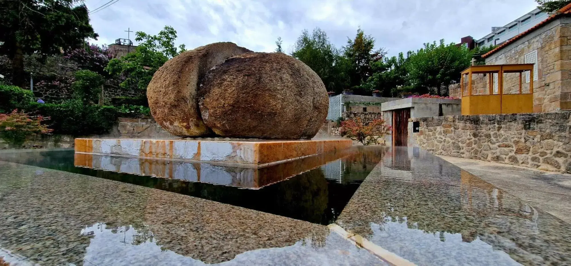 Swimming Pool in Alojamento Thermal Romano