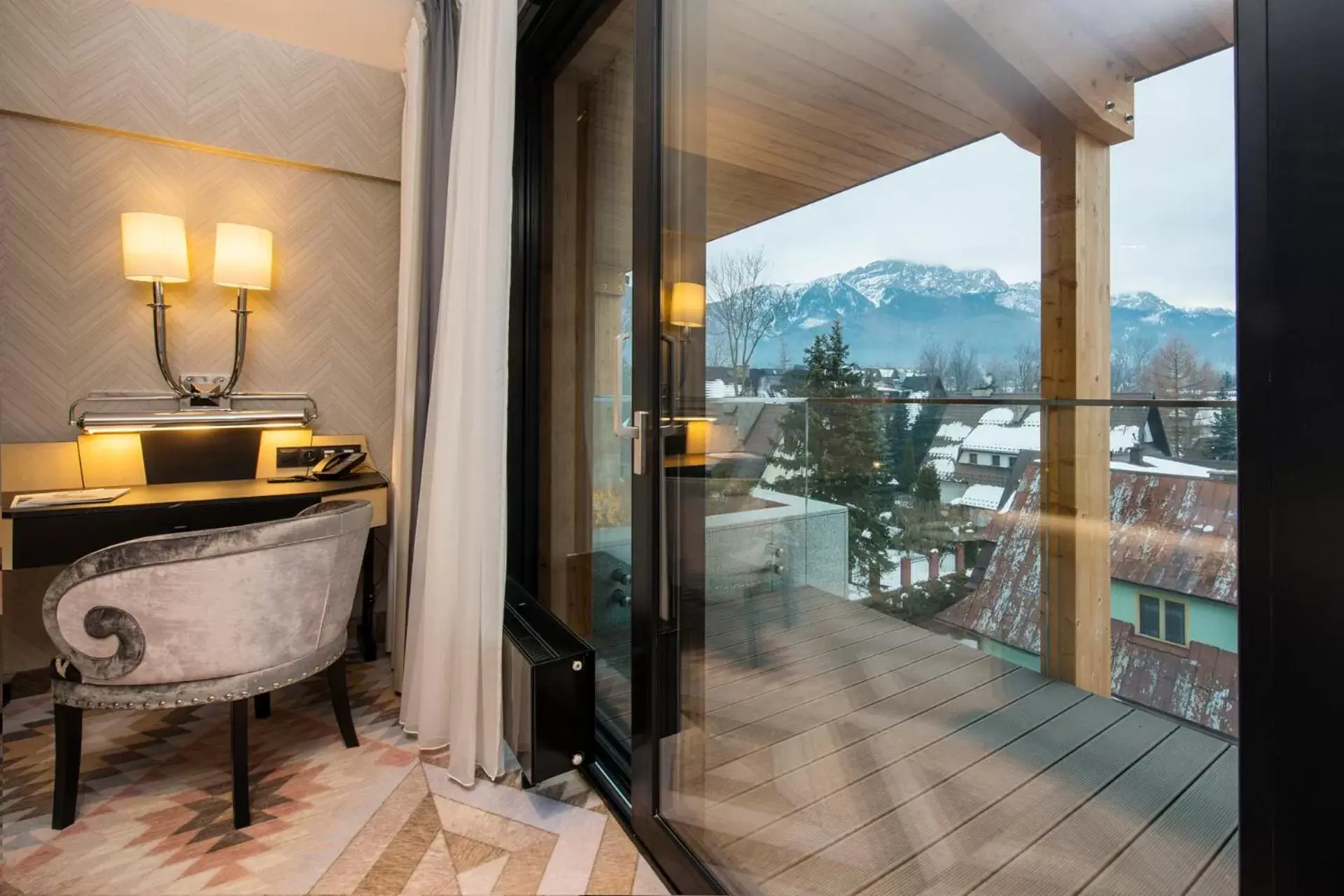 Premium Double or Twin Room with Mountain View in Bachleda Residence Zakopane Premium Double or Twin Room with Mountain View in Bachleda Residence Zakopane