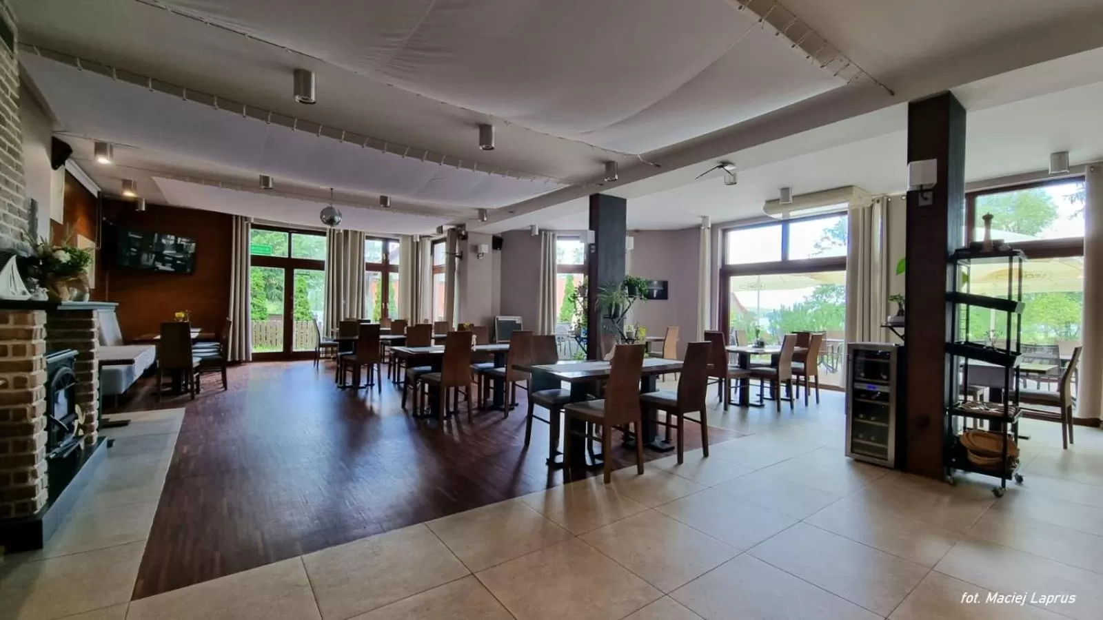 Restaurant/places to eat in Vertigo Narie