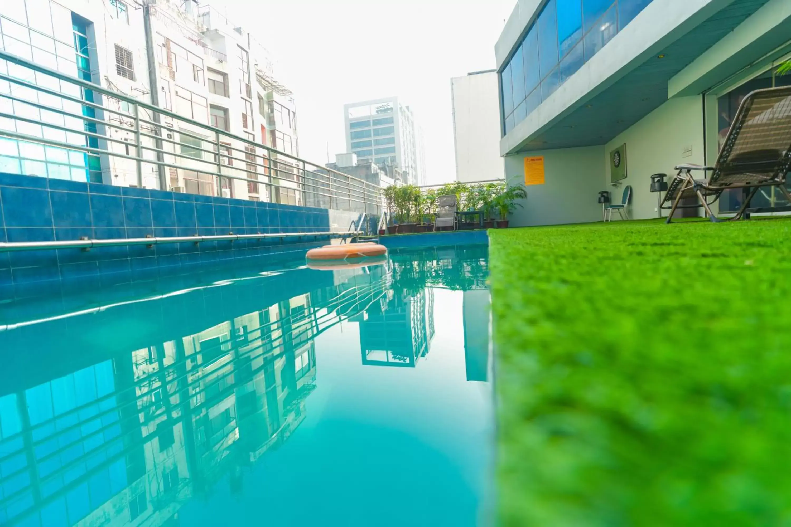 Swimming Pool in Hotel Sarina