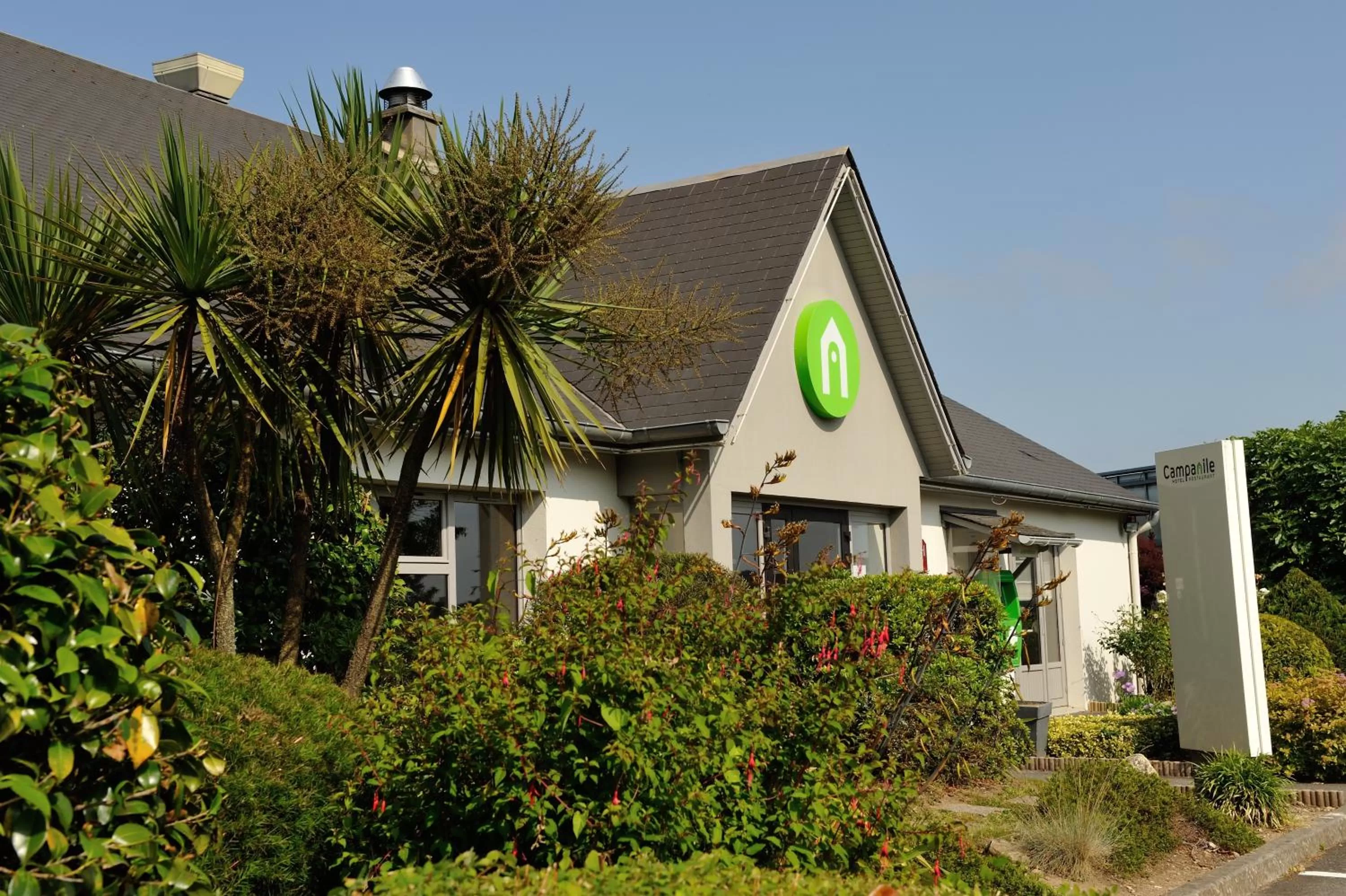 Facade/entrance in Campanile Lorient - Lanester