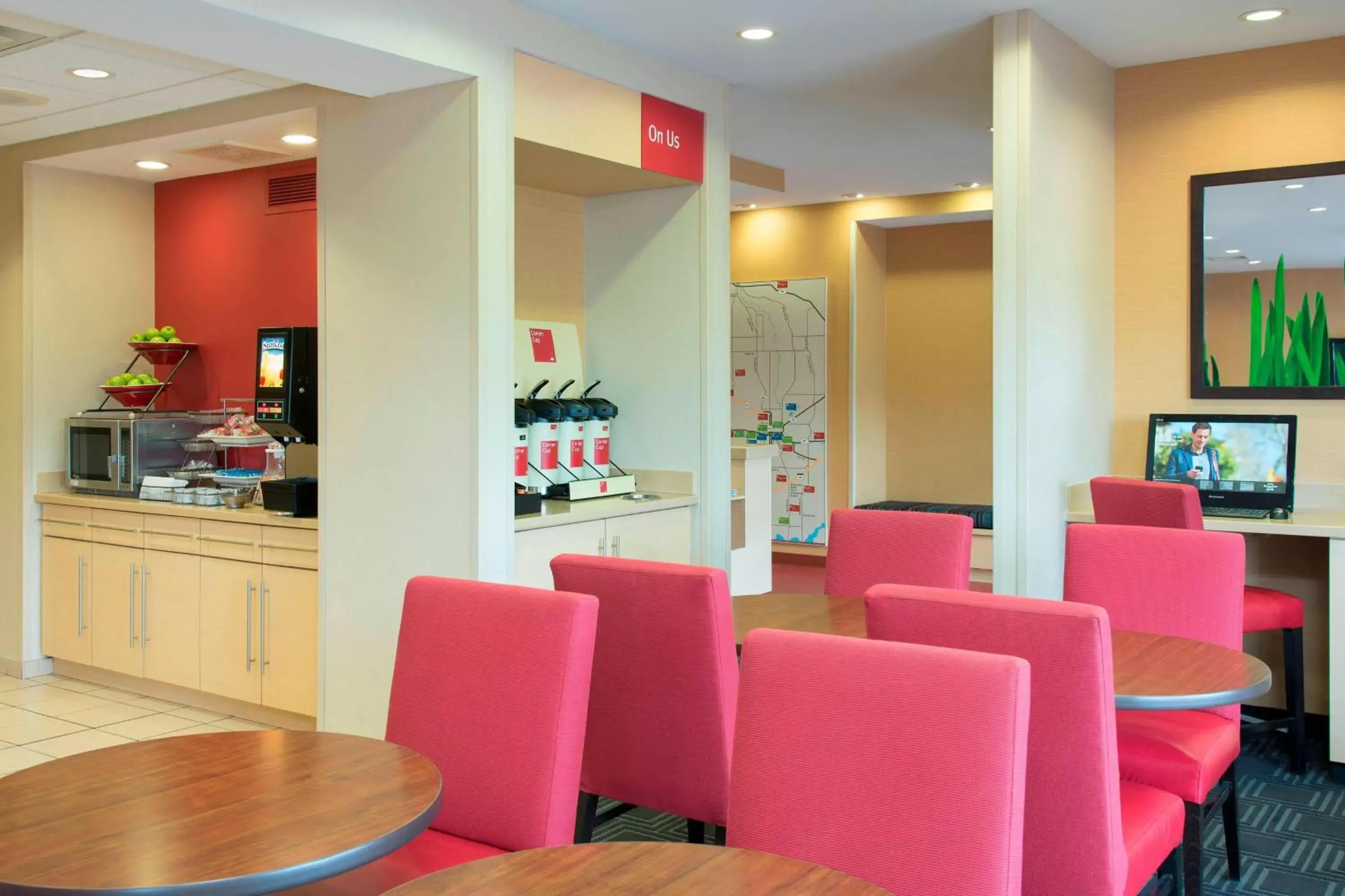 Breakfast, Restaurant/Places to Eat in TownePlace Suites by Marriott Kalamazoo