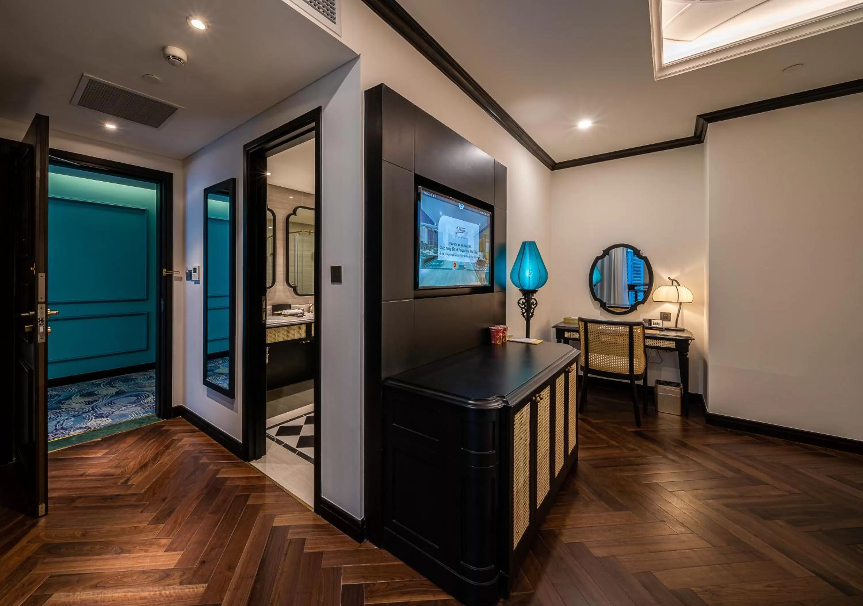 TV and multimedia in Potique Hotel