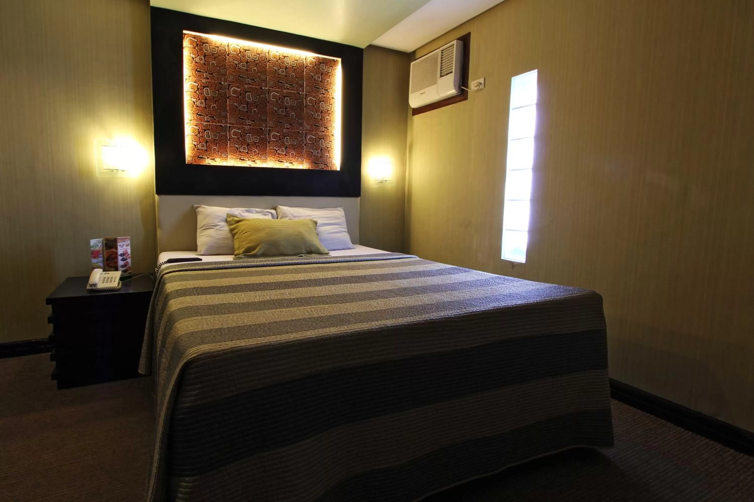 Photo of the whole room in Eurotel North EDSA