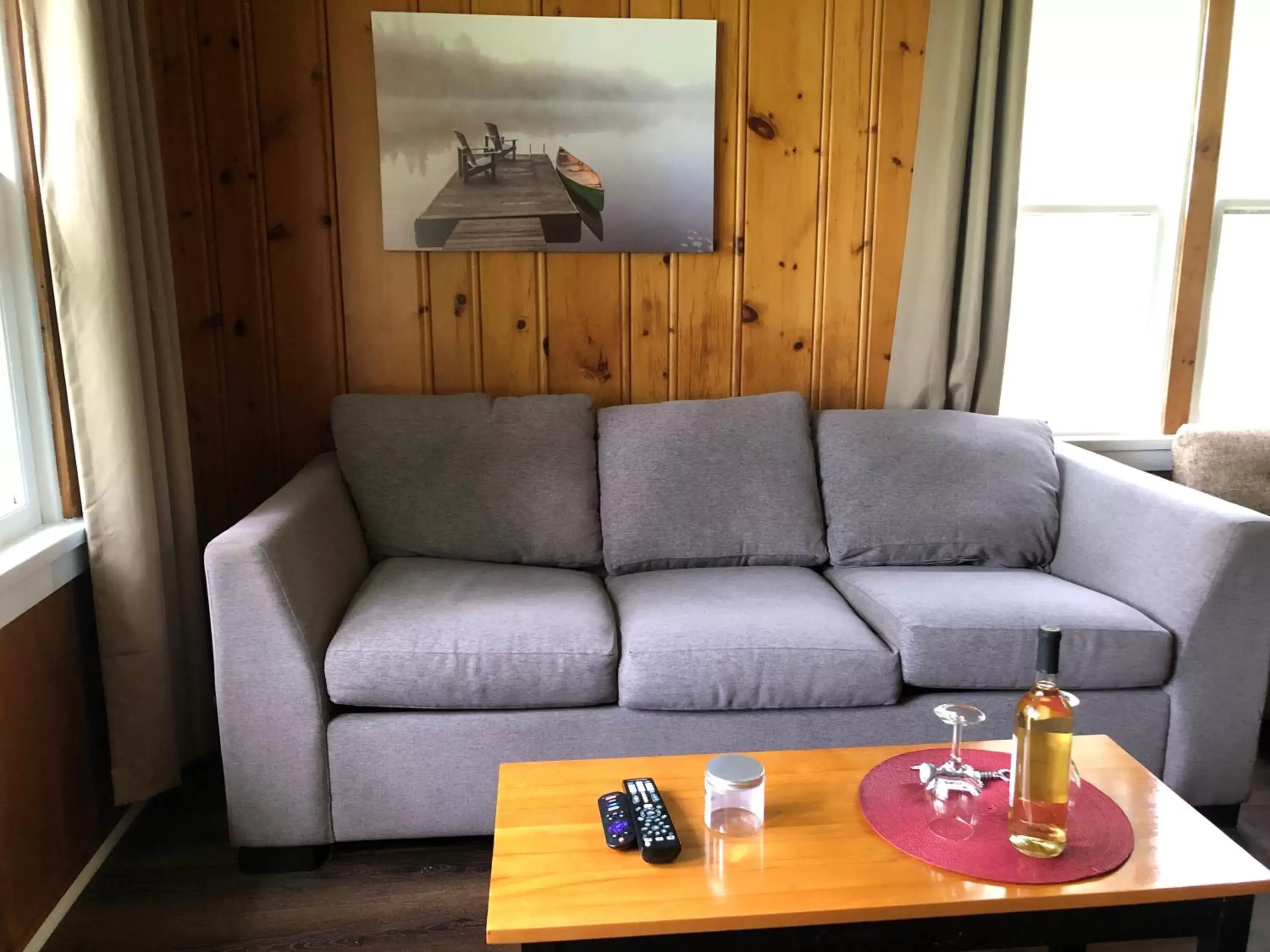 Living room, Seating Area in Tally Ho Inn