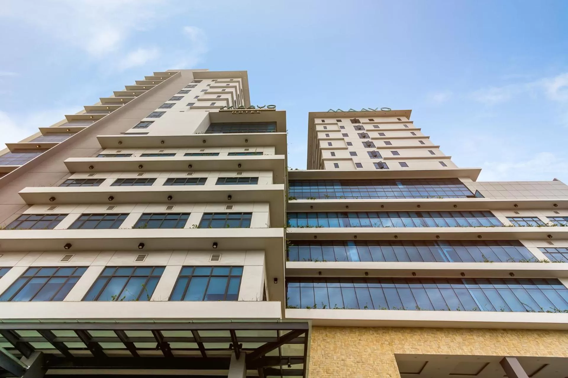 Facade/entrance in Maayo Hotel