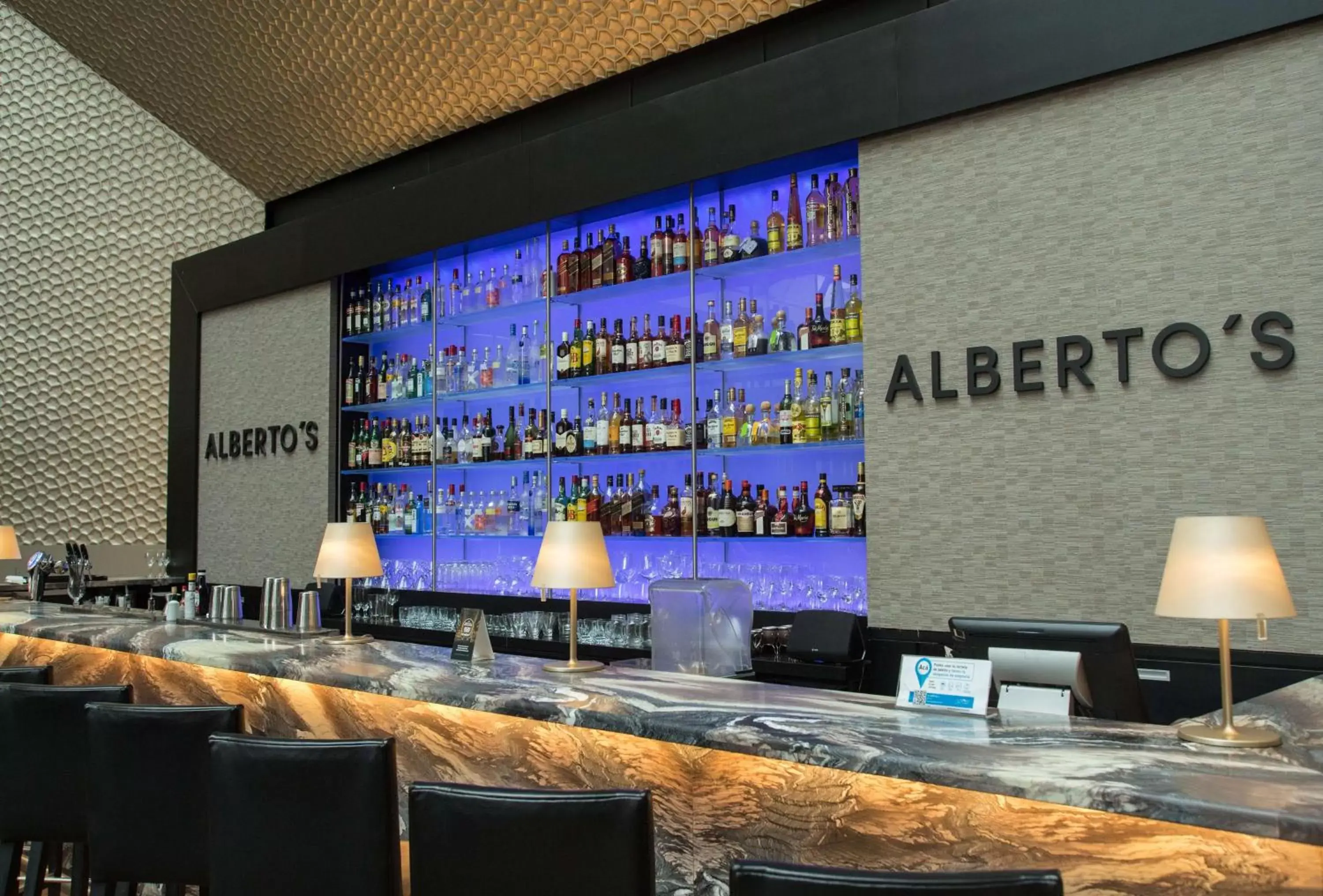 Lounge or bar in Hilton Buenos Aires