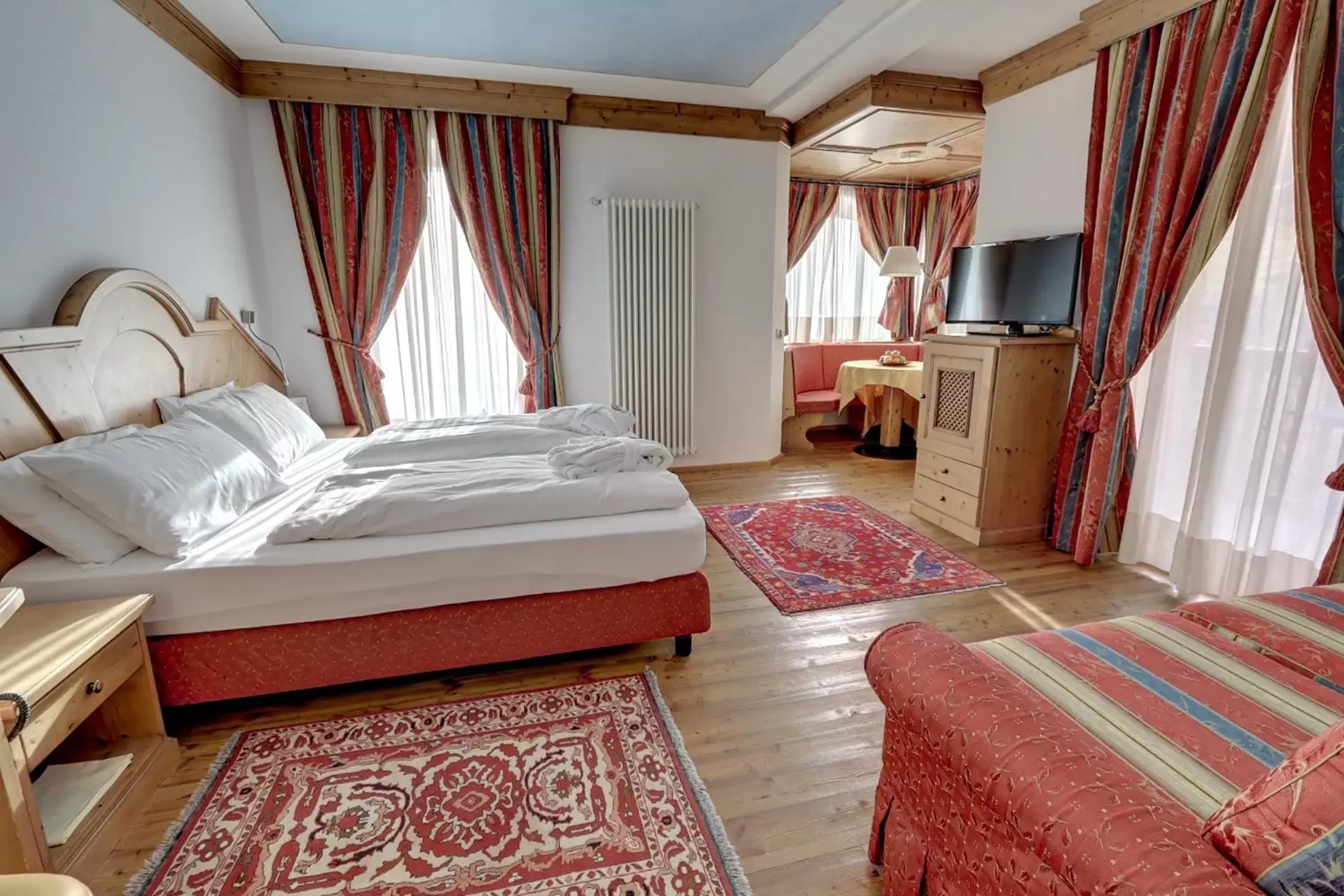 Photo of the whole room, Bed in Leading Relax Hotel Maria