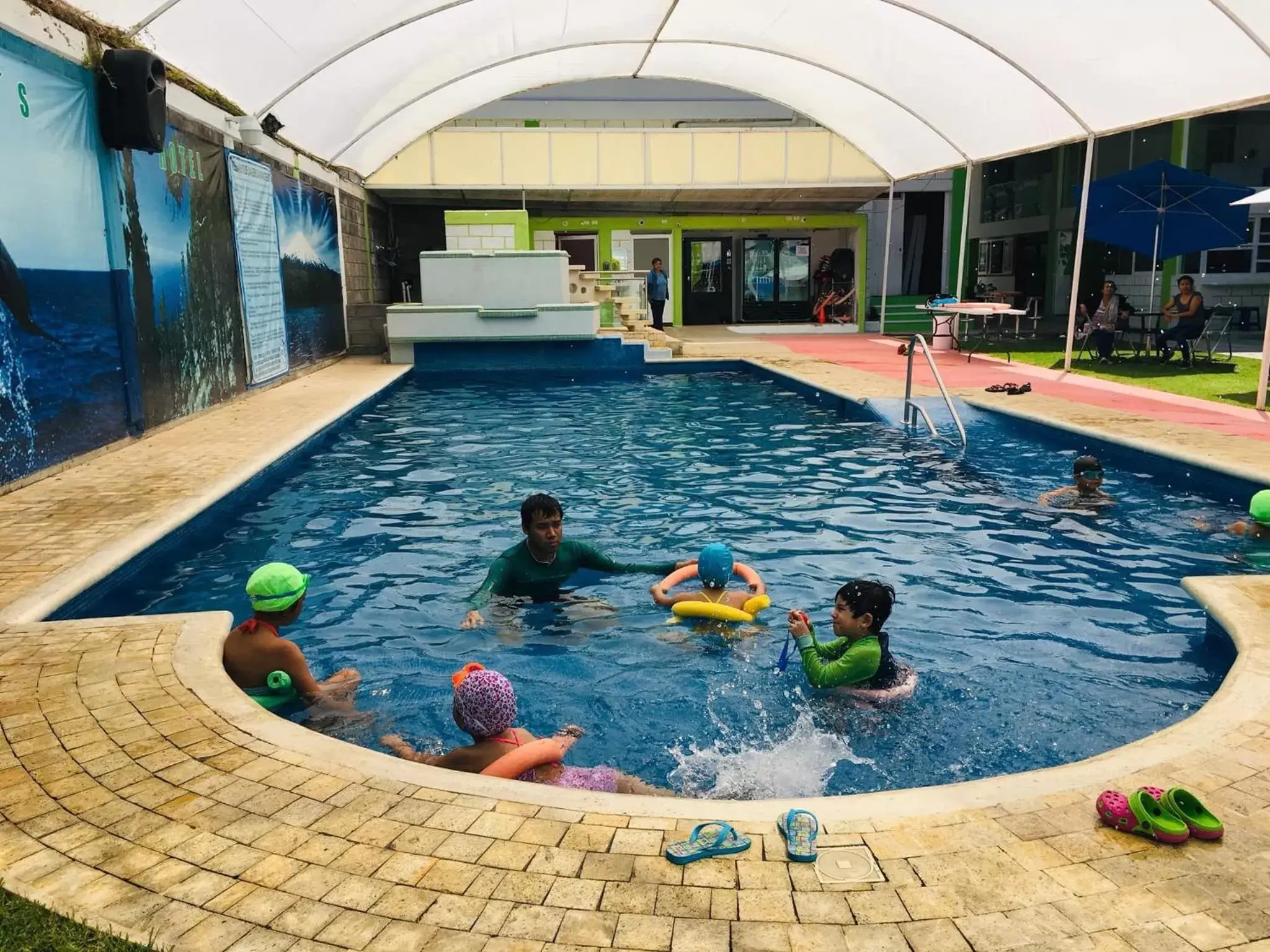 Swimming Pool in Hotel Maragreens