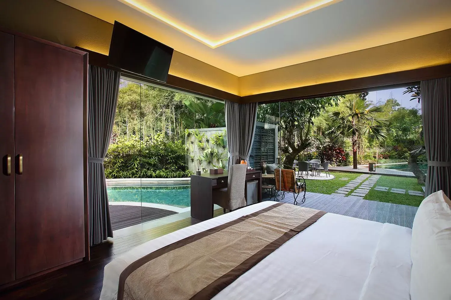 Bedroom, Swimming Pool in Del Cielo Villa Jimbaran
