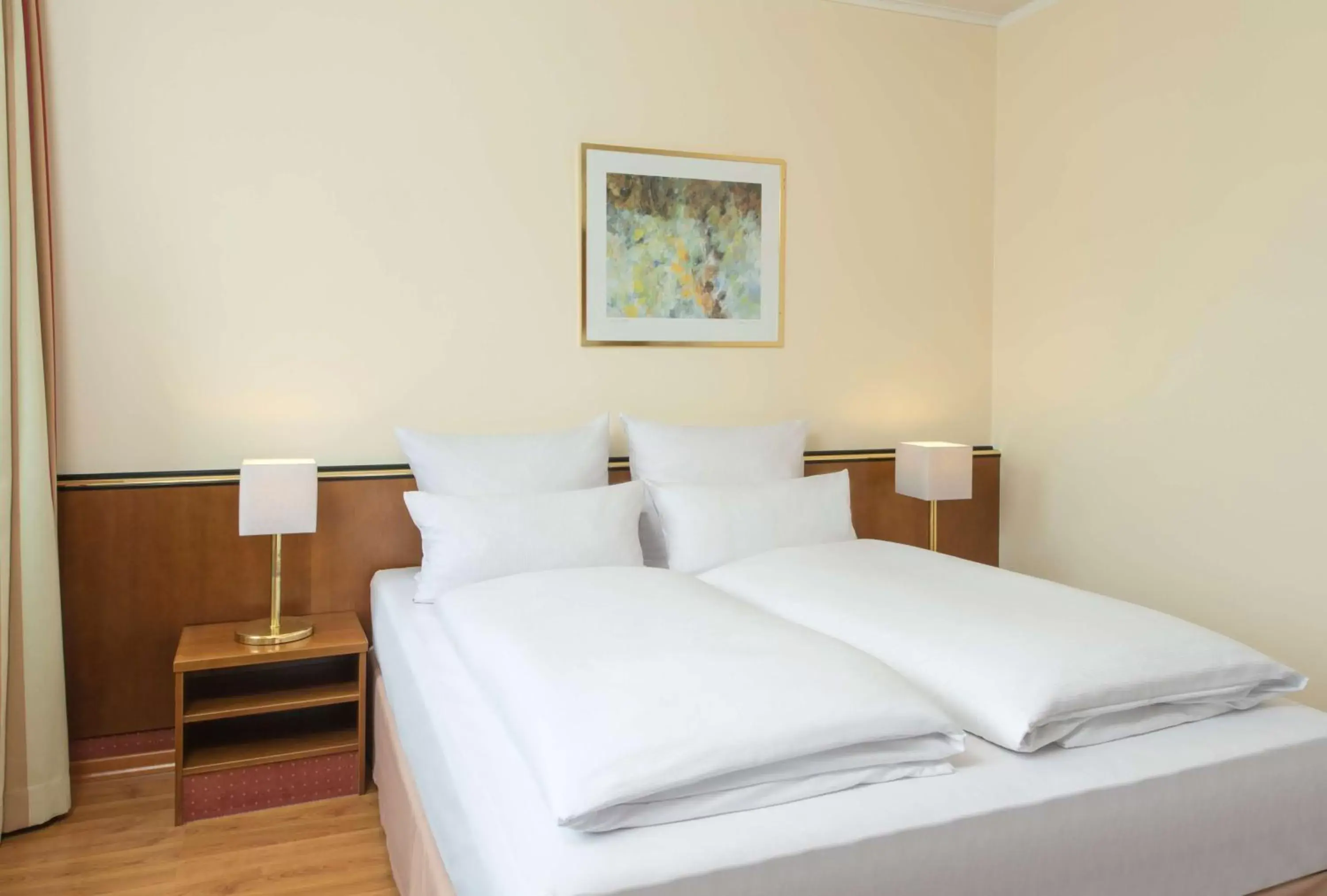 Photo of the whole room, Bed in NH München City Süd Photo of the whole room, Bed in NH München City Süd