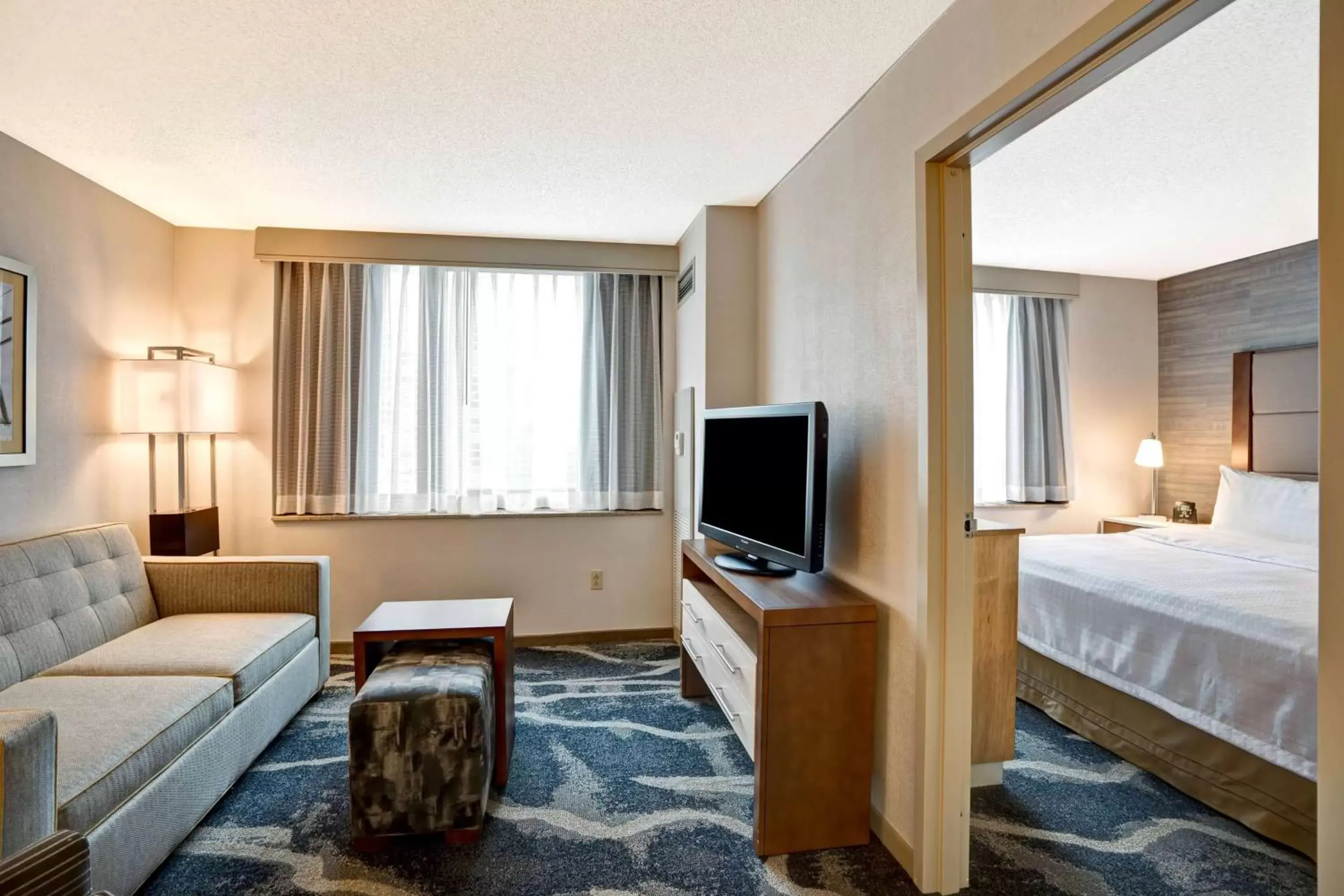 Bed, TV/Entertainment Center in Homewood Suites by Hilton Chicago Downtown