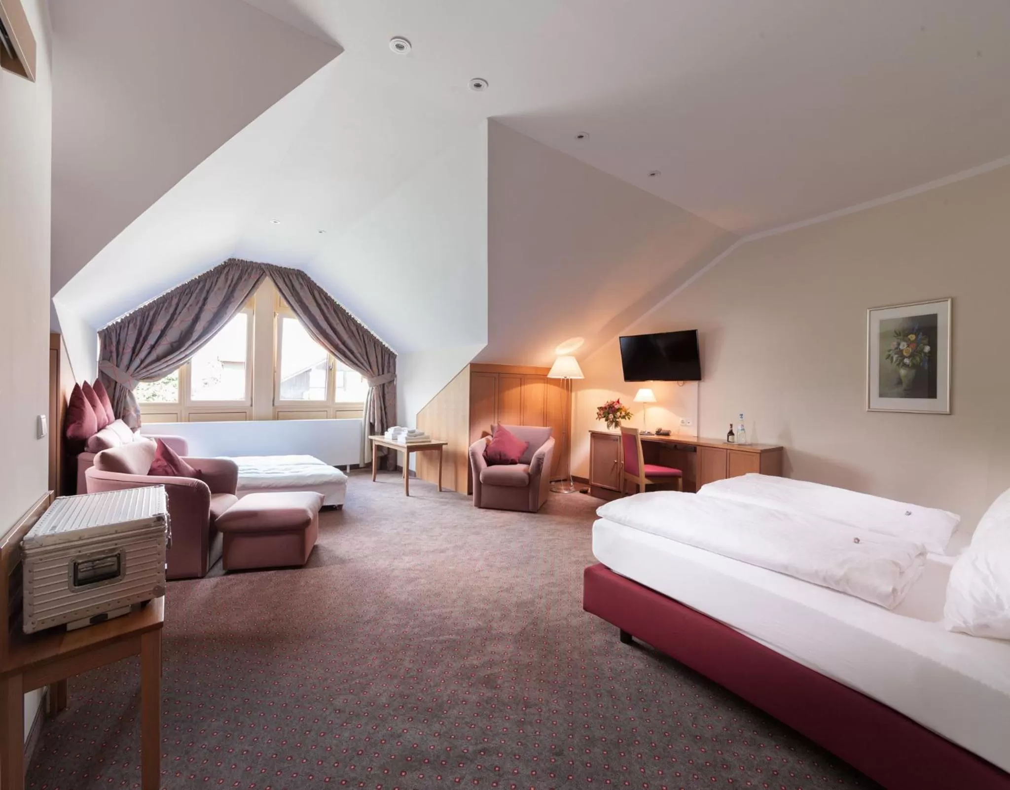 Bed in Hotel Hachinger Hof